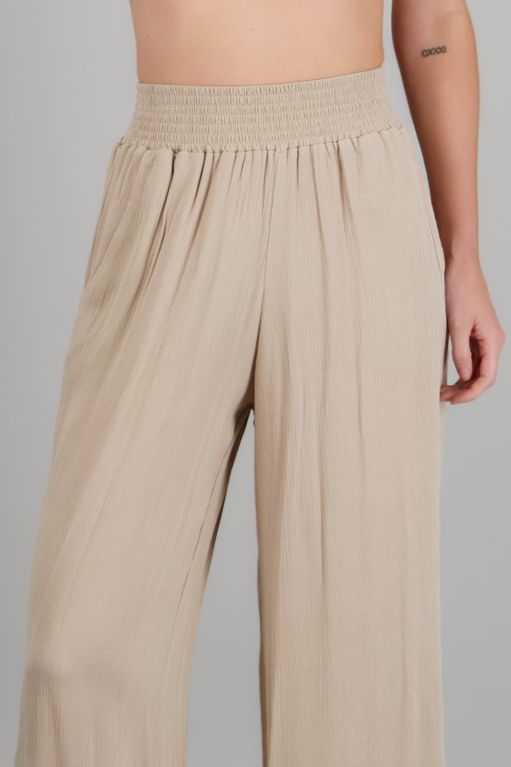Pantalon ligero con pretina ancha BEIGE