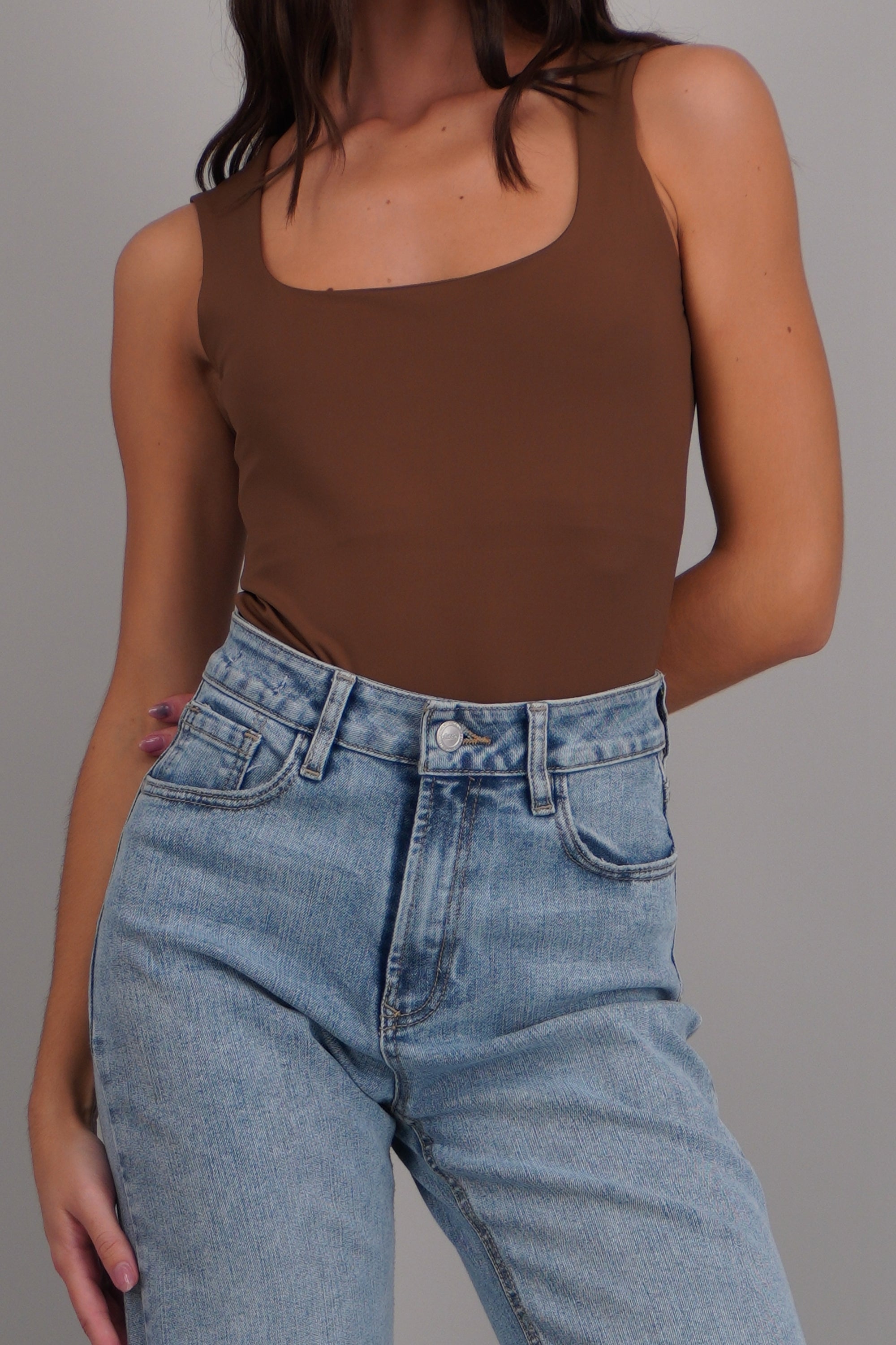 Bodysuit escote cuadrado sin mangas CHOCOLATE