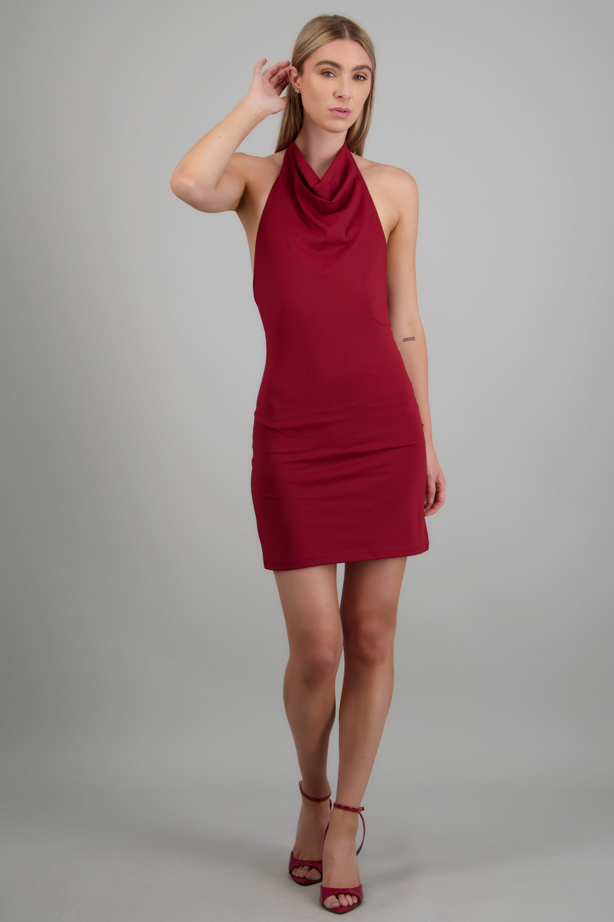 Vestido mini halter escote cascada VINO