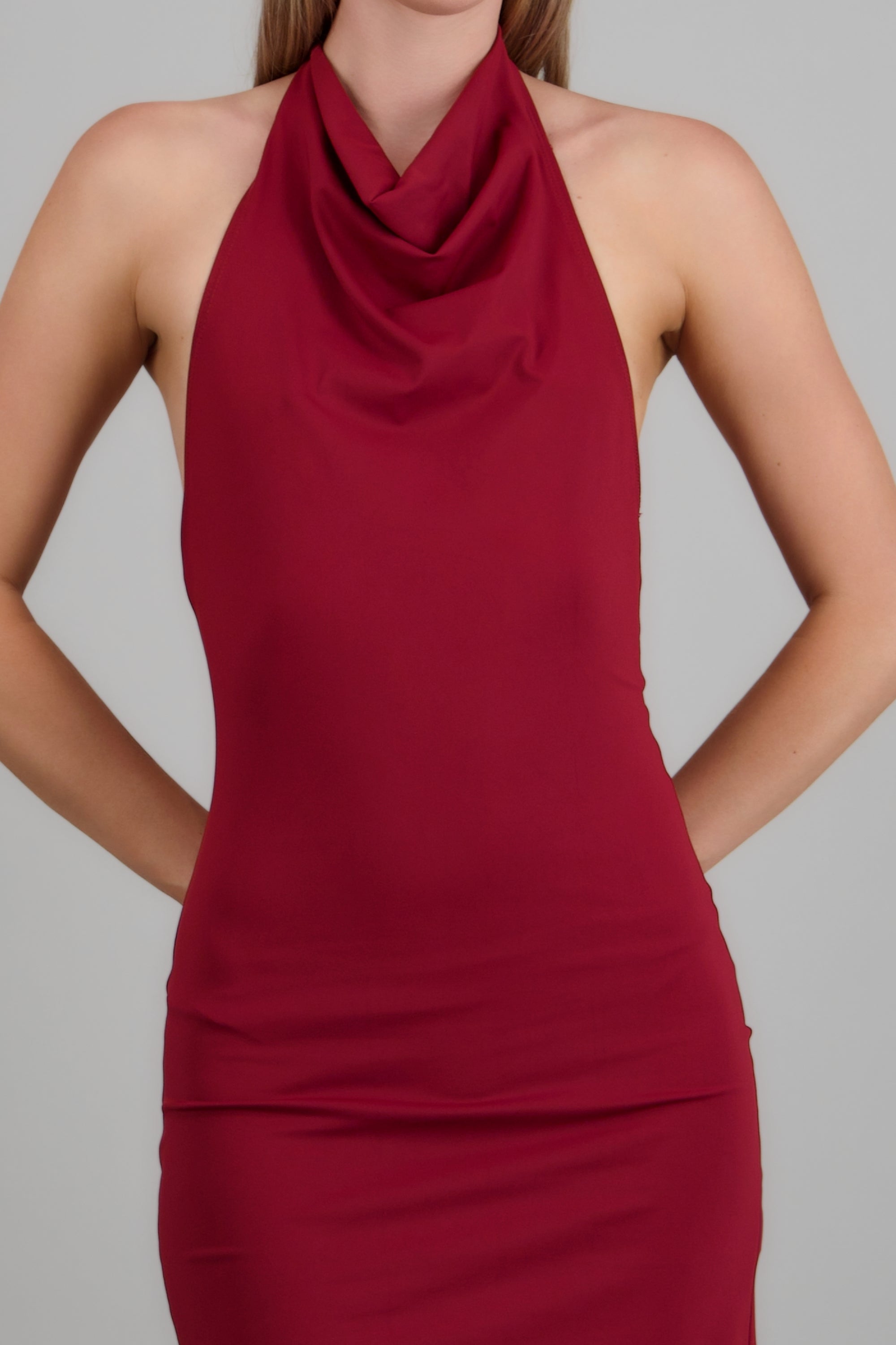 Vestido mini halter escote cascada VINO
