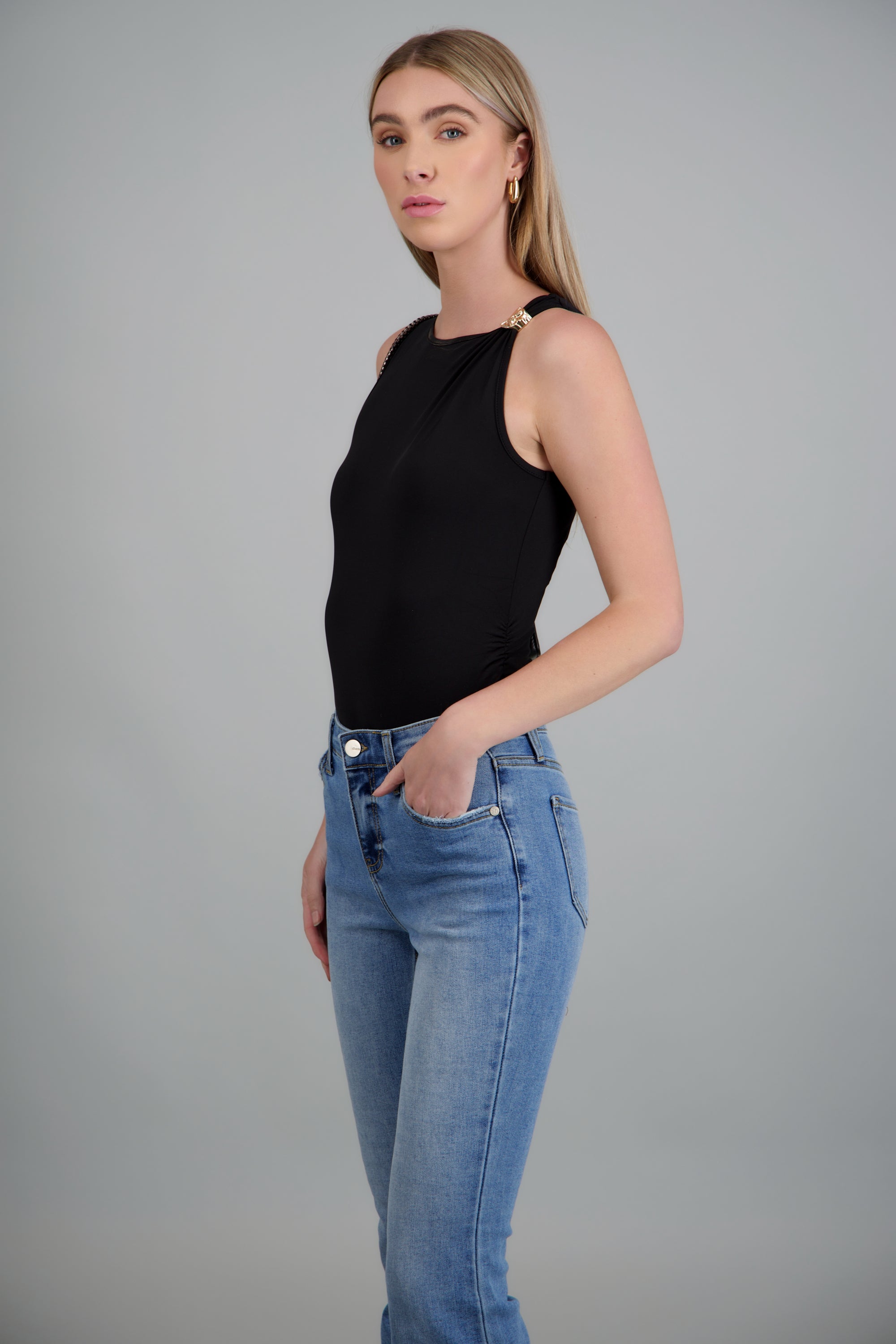 Bodysuit detalle metalico en hombro NEGRO