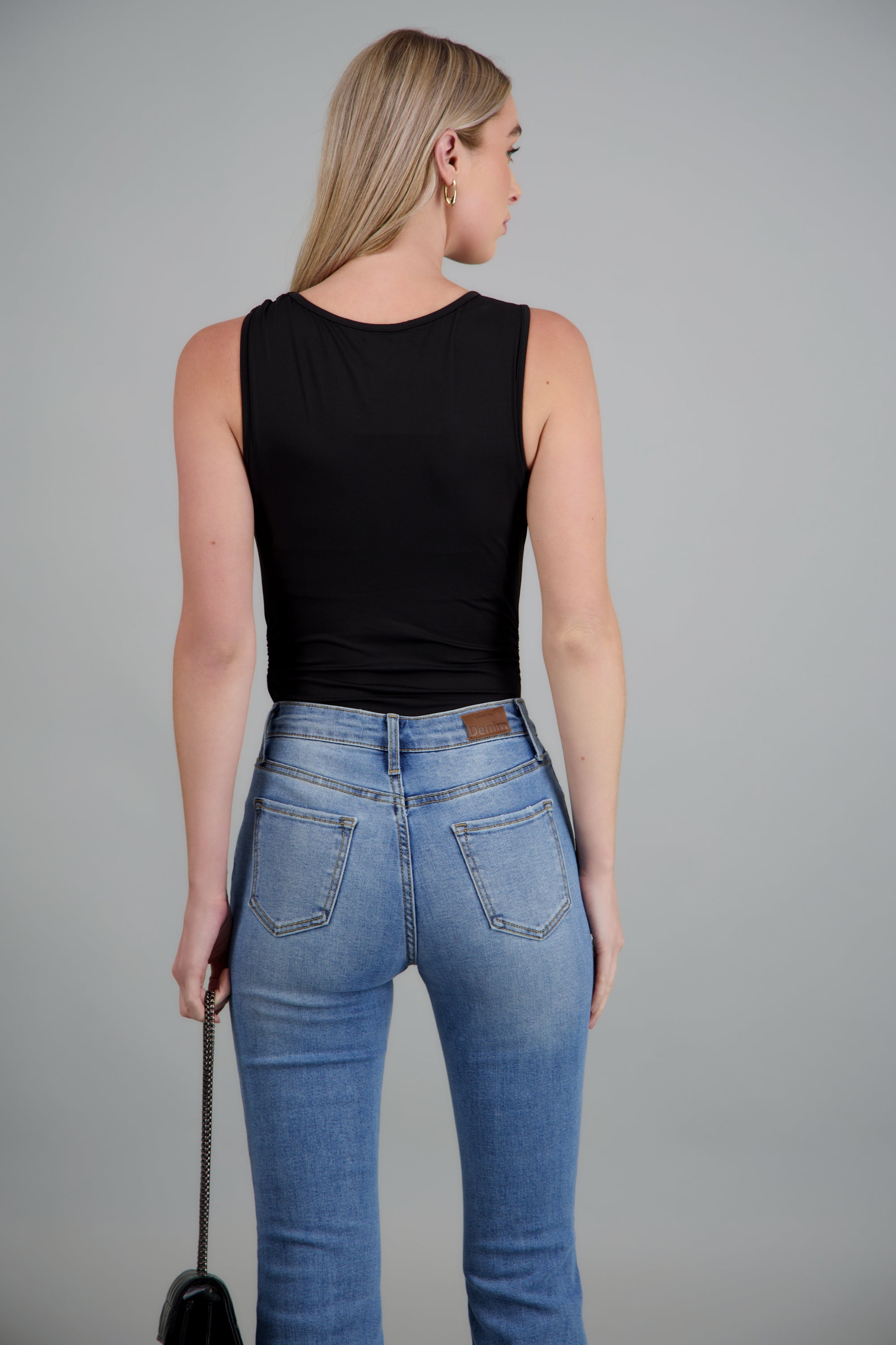 Bodysuit detalle metalico en hombro NEGRO