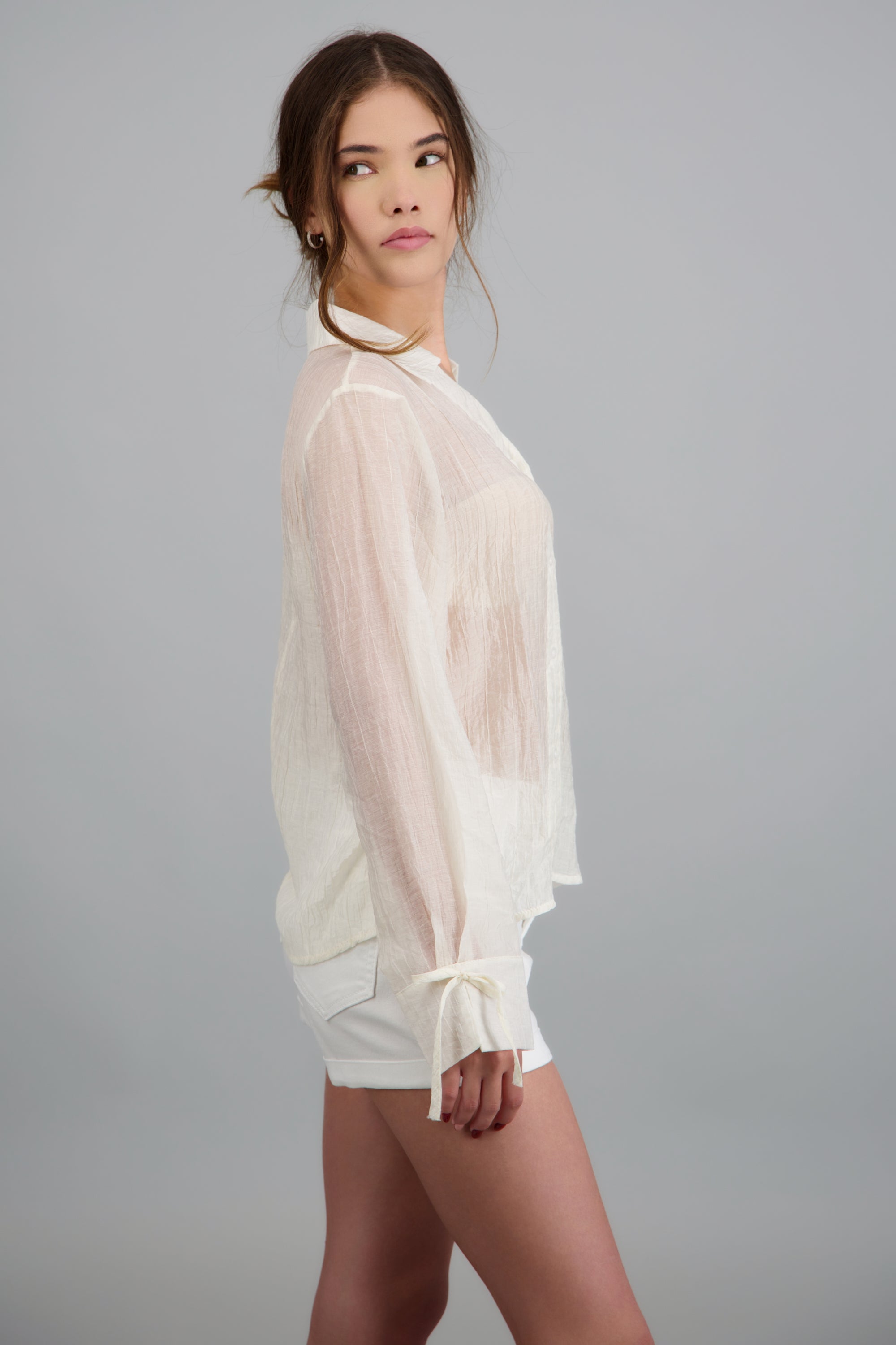 Camisa con tela textura HUESO