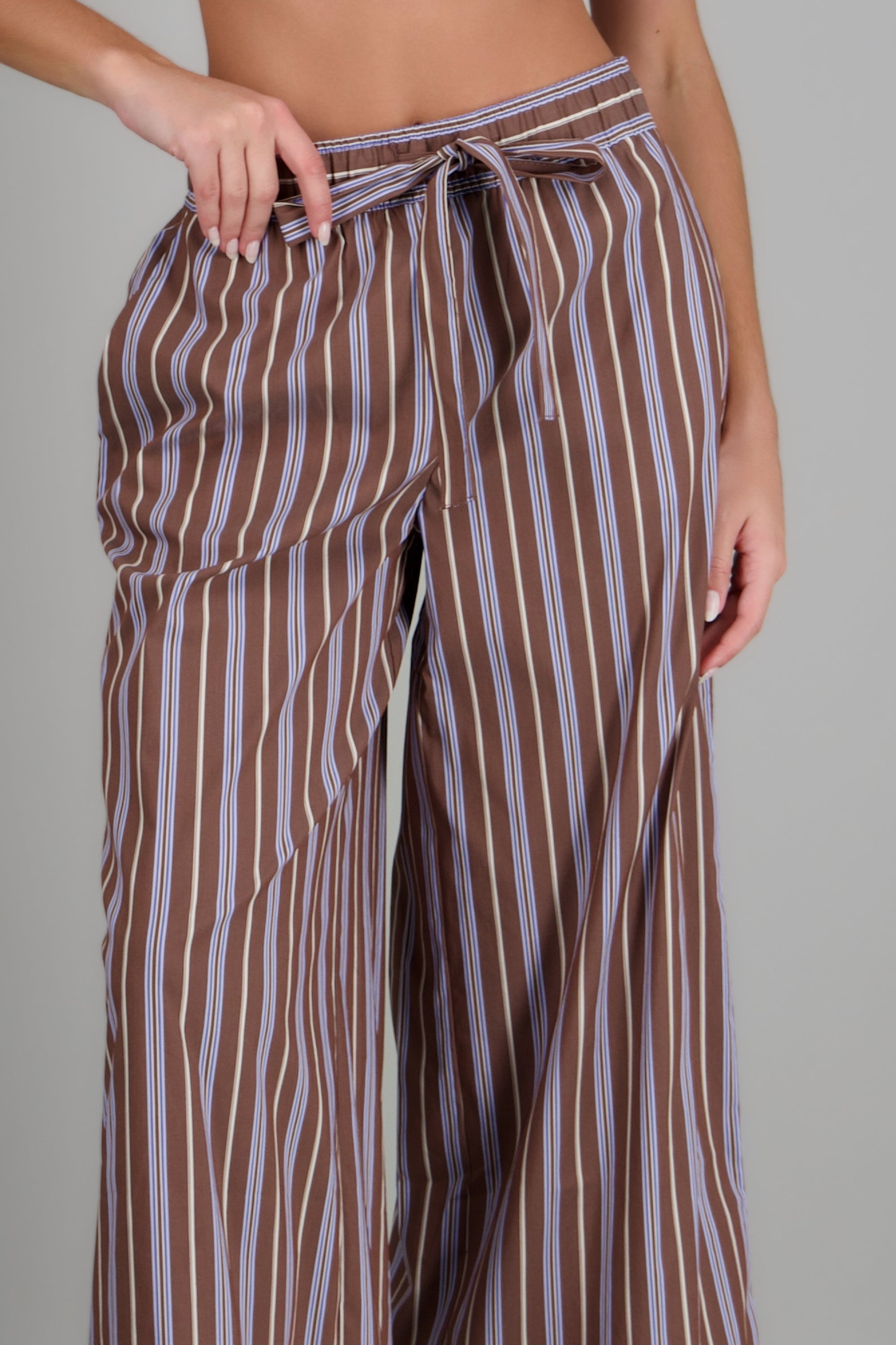 Pantalones lineas resortes CAFE COMBO