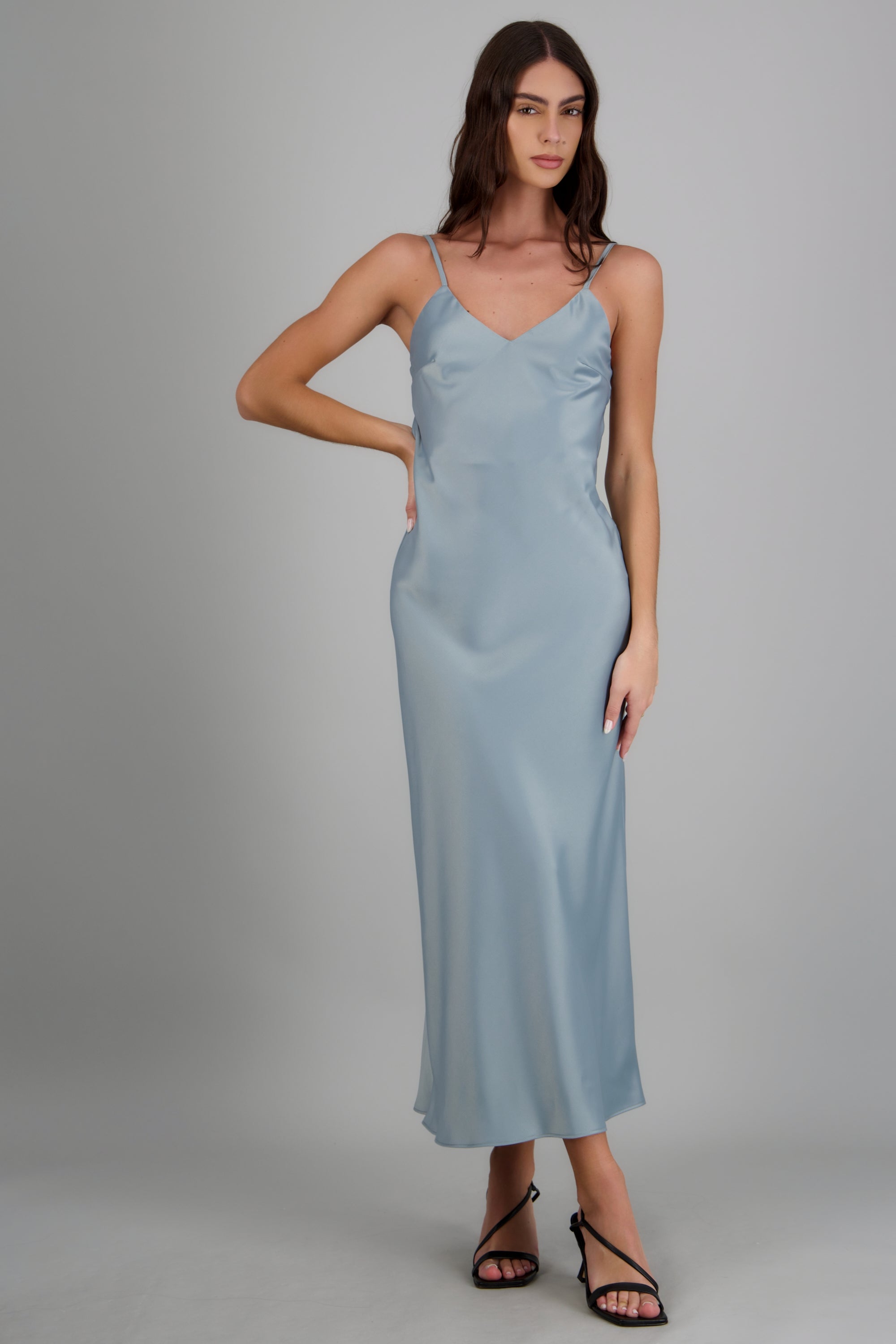 Vestido satinado detalle espalda descubierta AZUL PASTEL