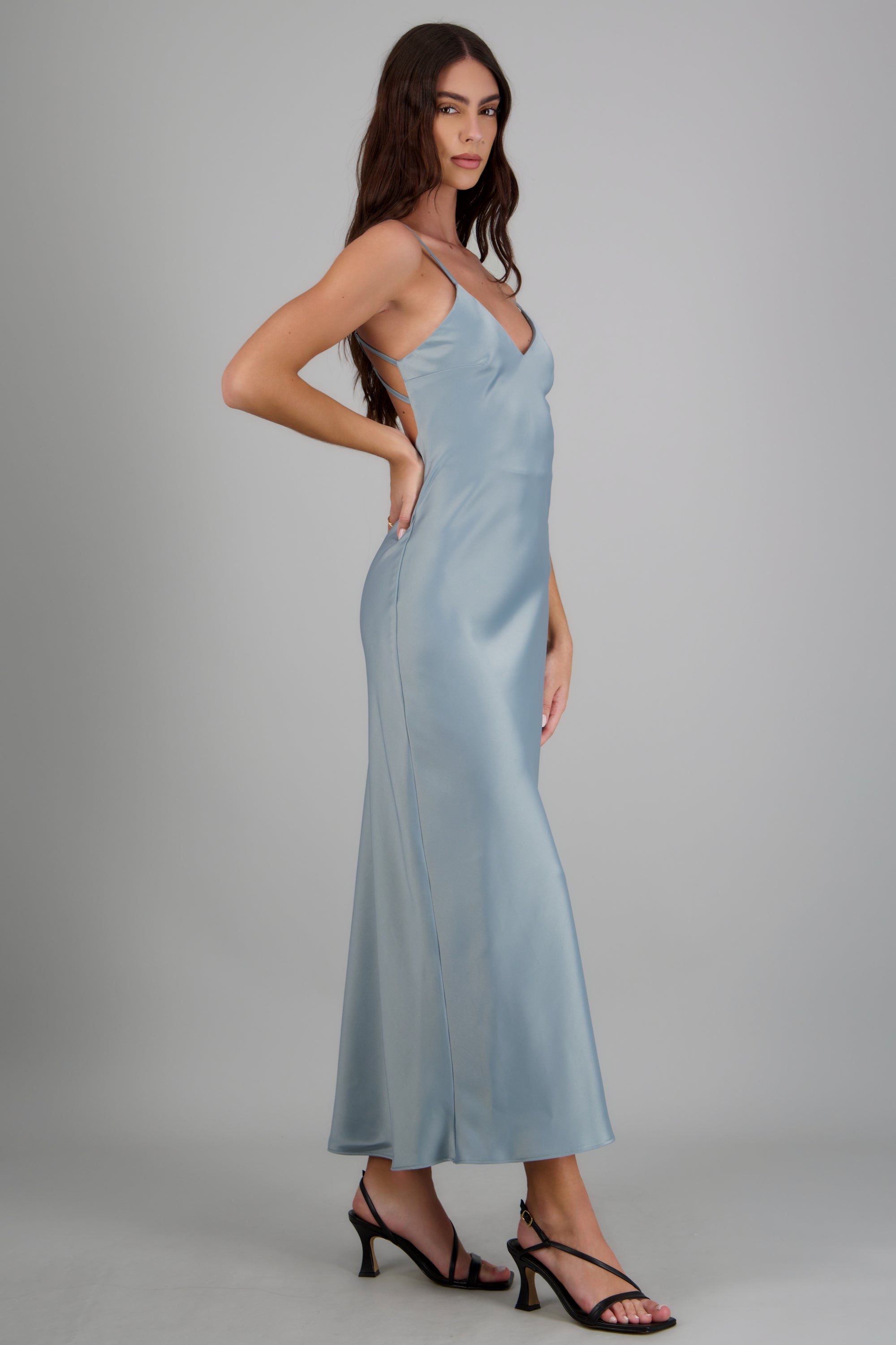 Vestido satinado detalle espalda descubierta AZUL PASTEL