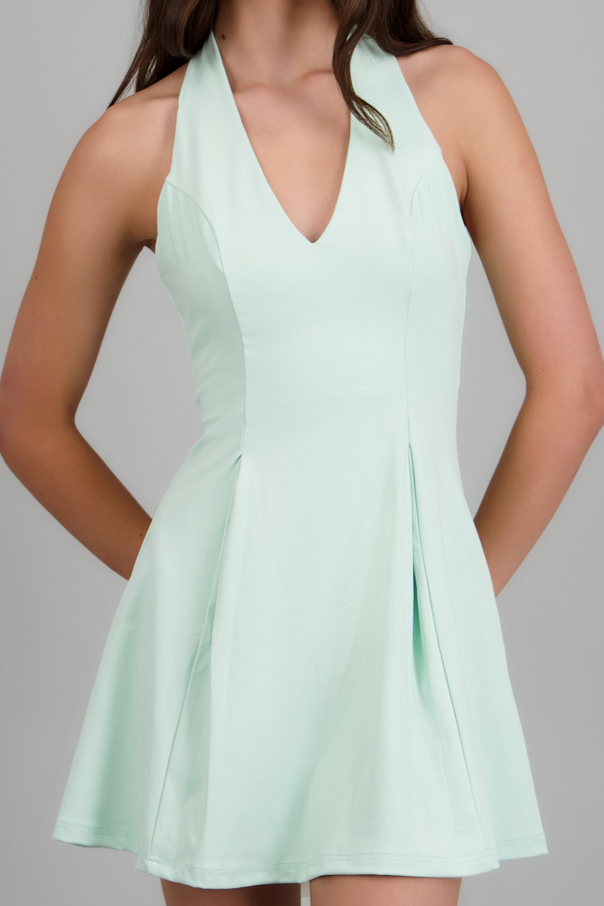 Vestido mini escote halter MENTA