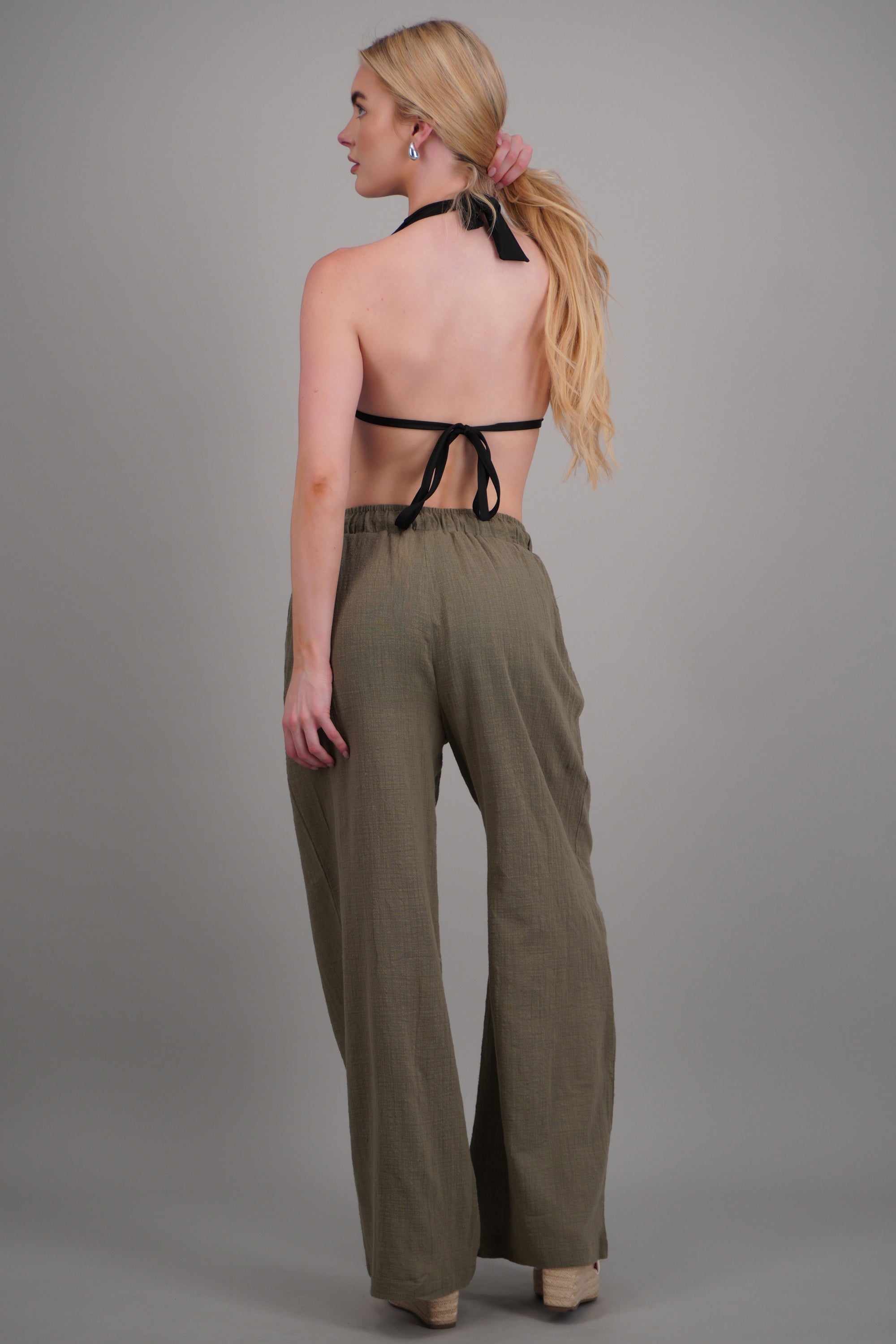 Pantalon textura jareta OLIVO