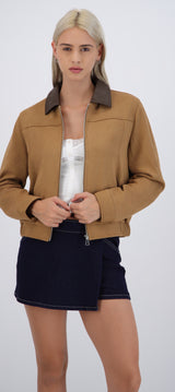 Chamarra suede contraste cuello