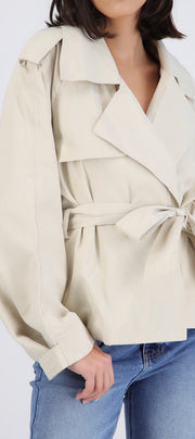 Gabardina de amarre