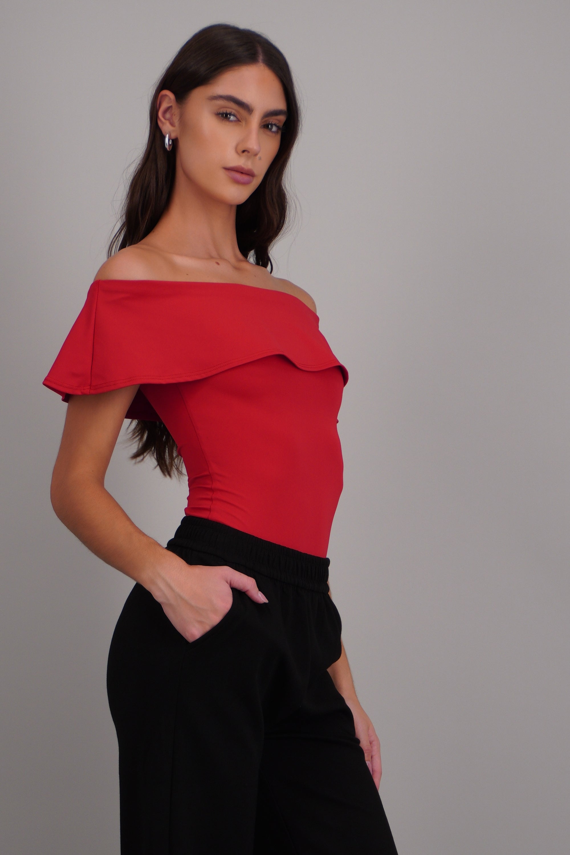 Bodysuit off shoulder detalle olan ROJO