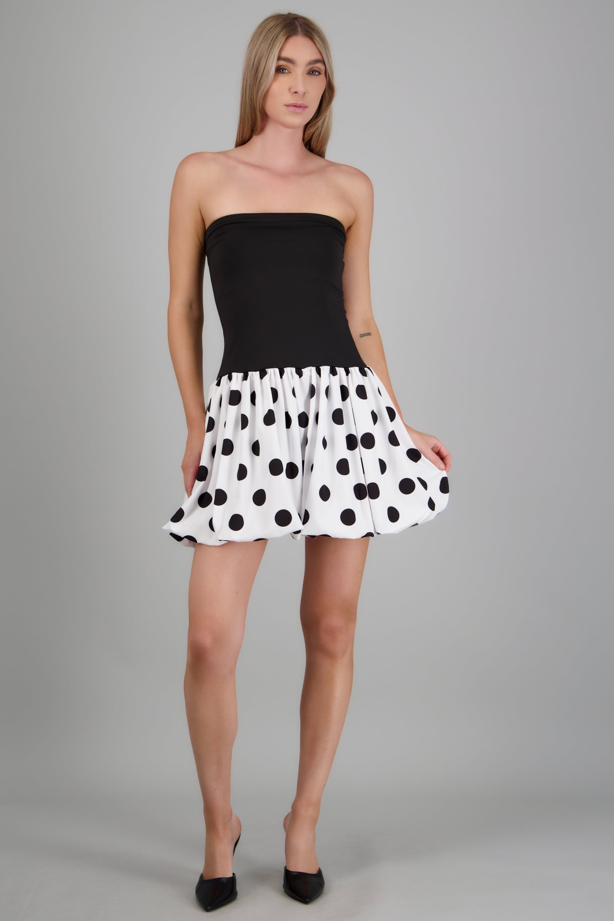 Vestido mini strapless polka dots NEGRO COMBO