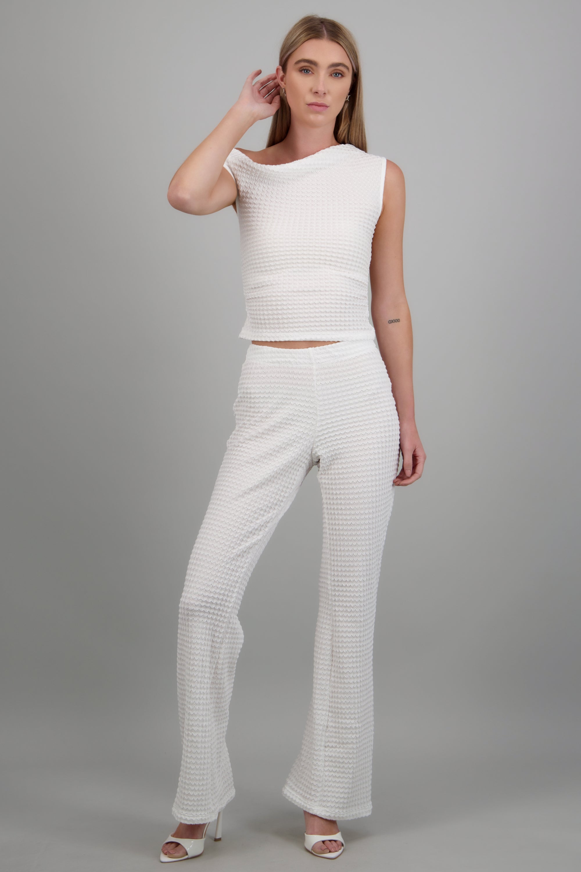 Pantalon fluido detalle textura BLANCO