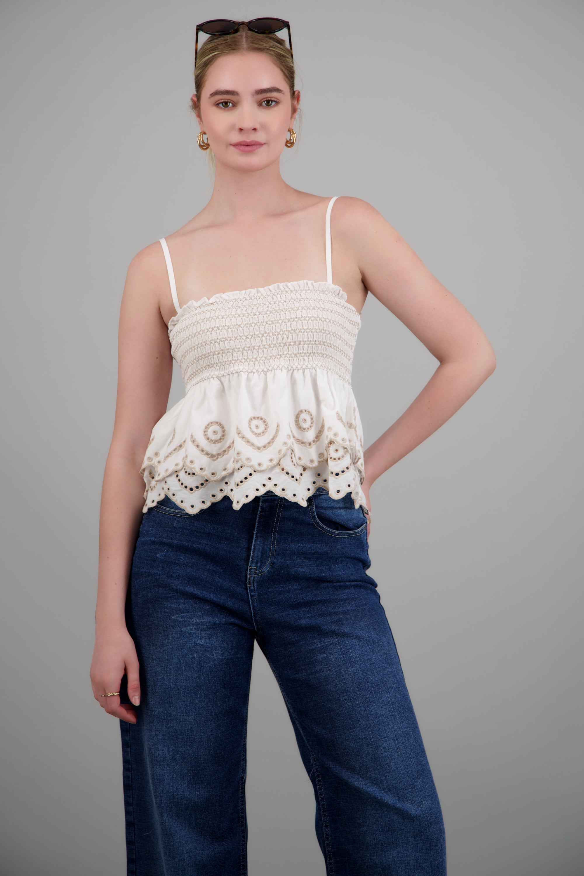Top detalle mock eyelet BLANCO COMBO
