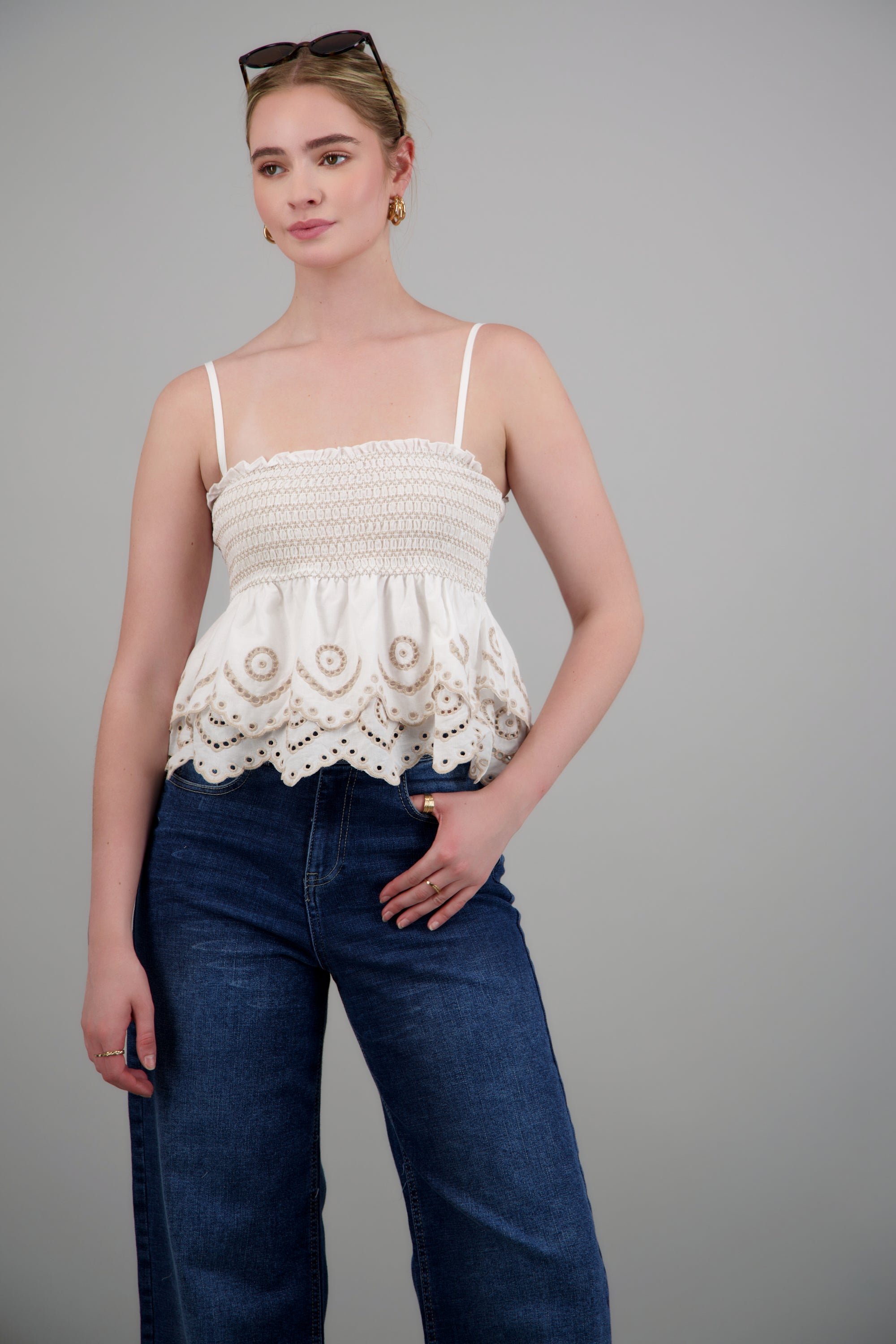 Top detalle mock eyelet BLANCO COMBO
