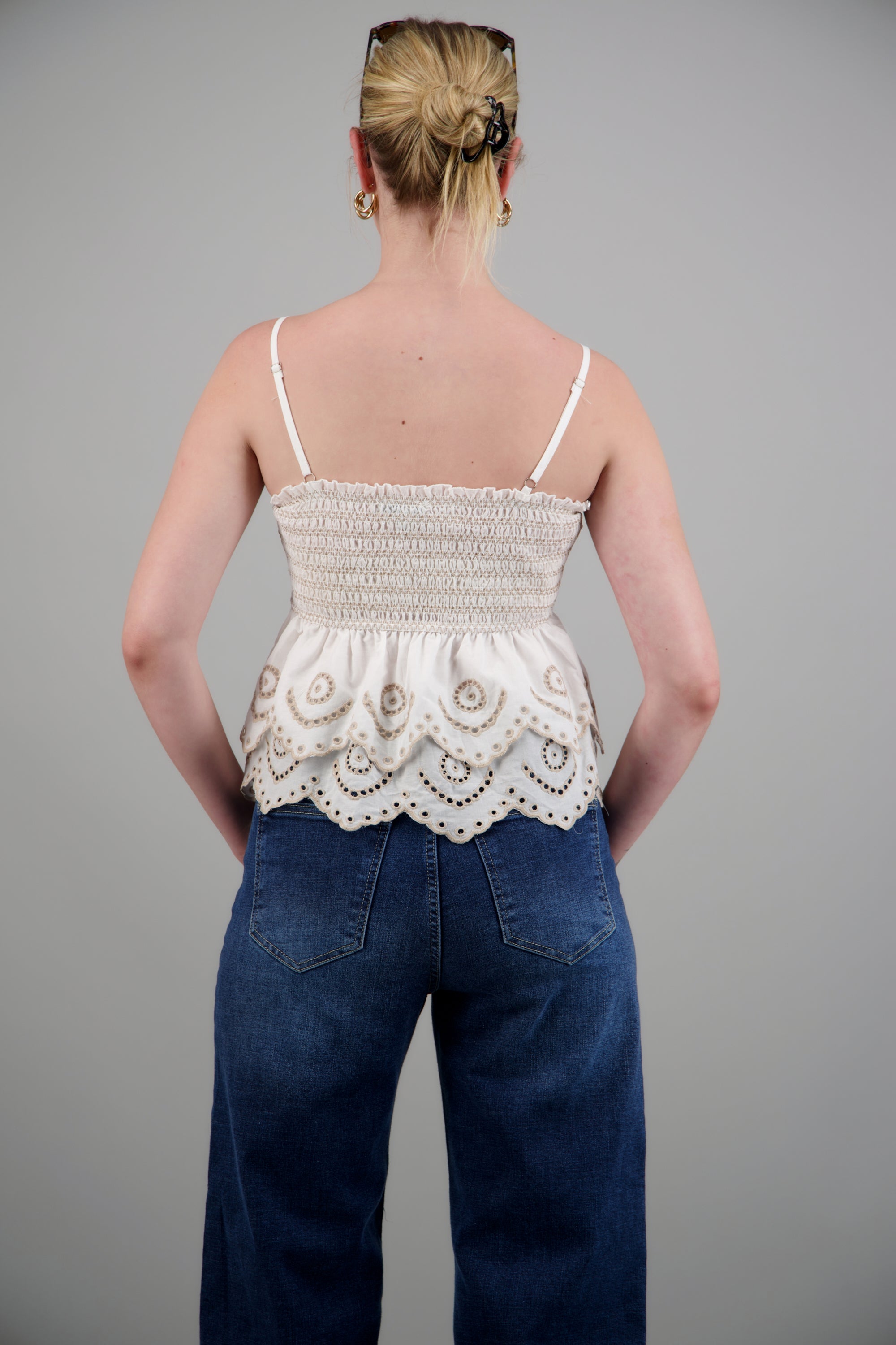 Top detalle mock eyelet BLANCO COMBO