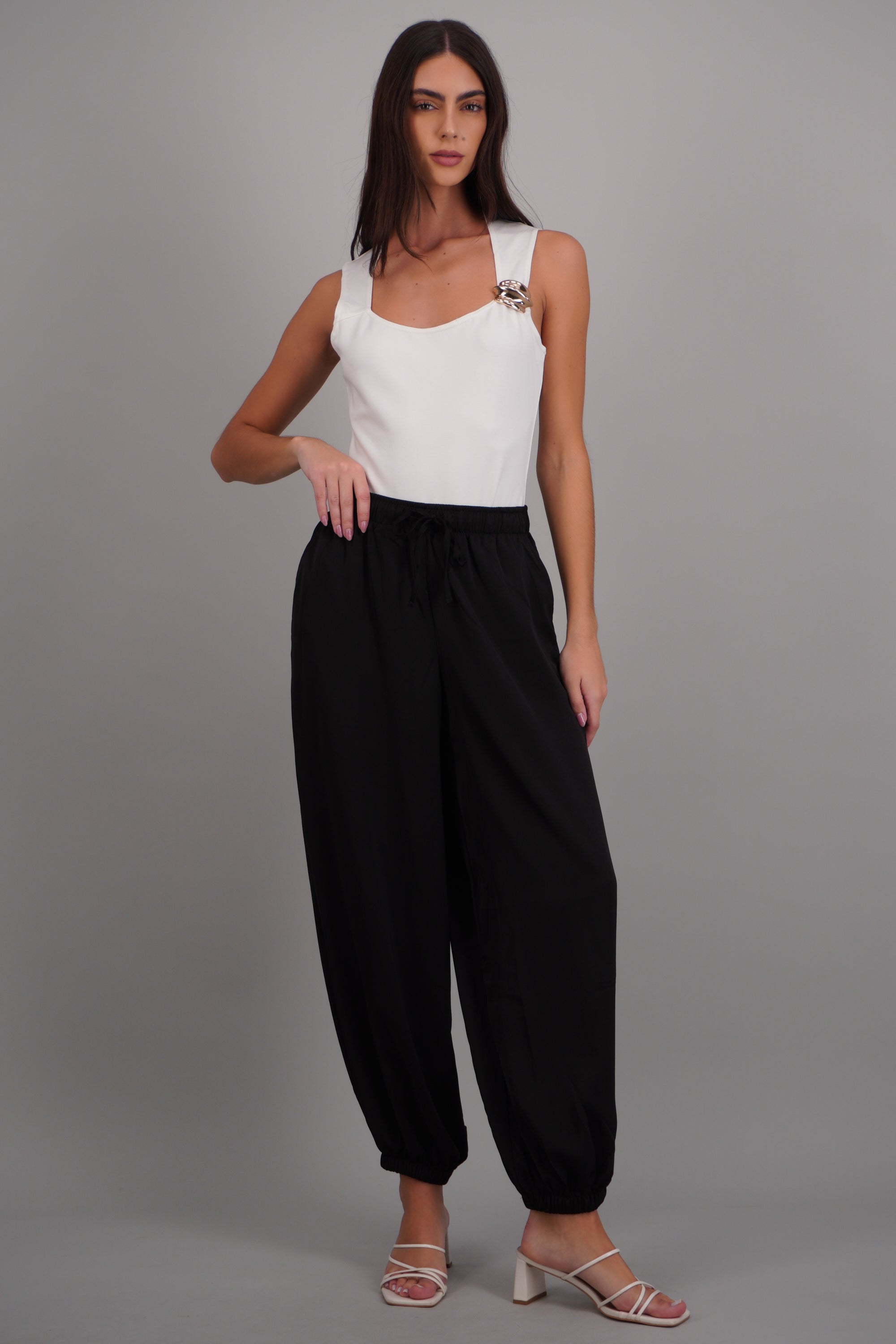 Pantalon satinado efecto globo NEGRO