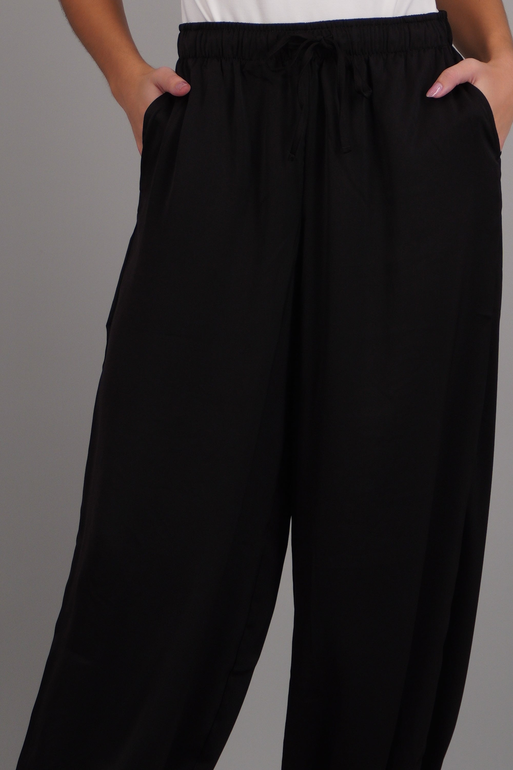 Pantalon satinado efecto globo NEGRO