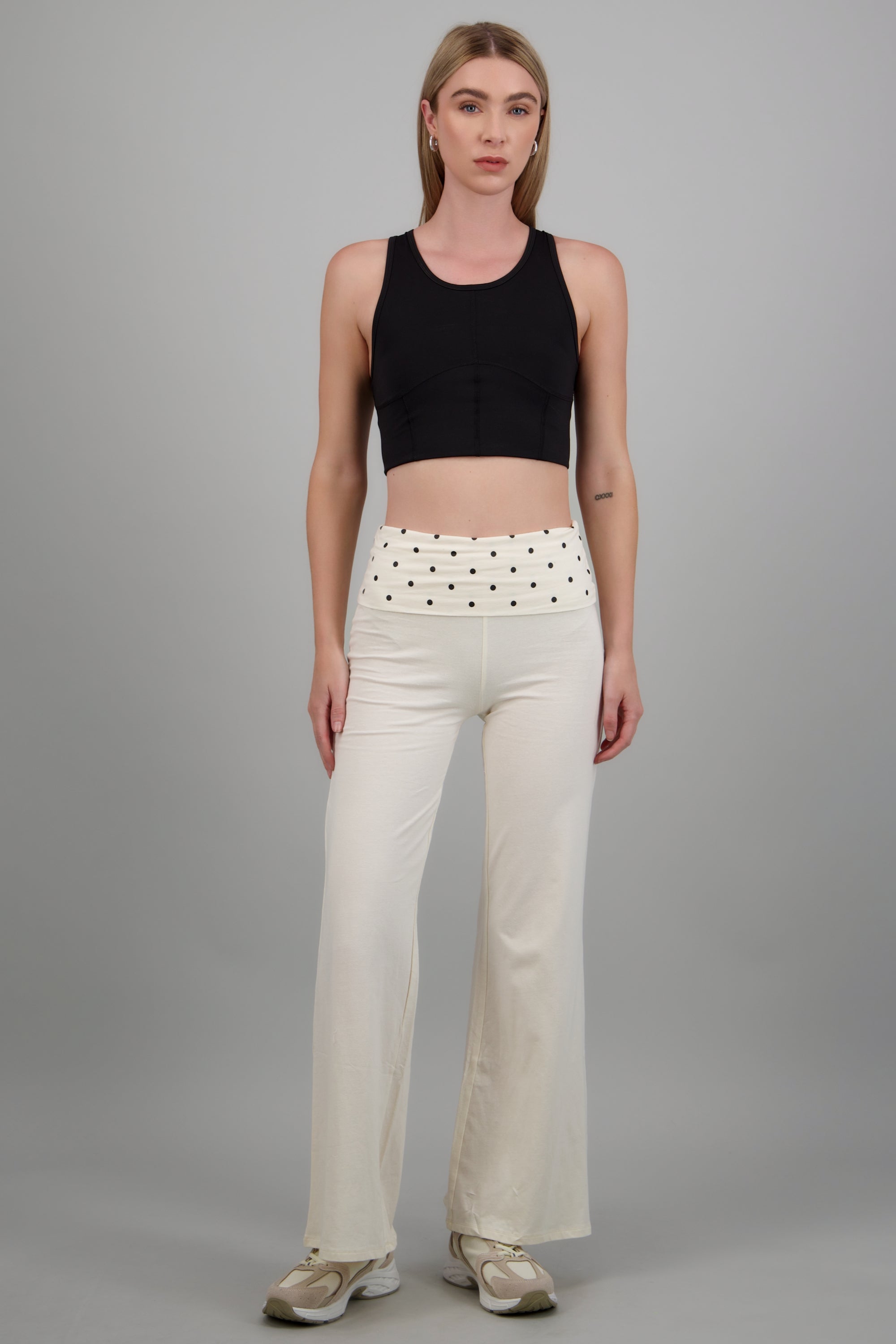 Leggings tacto suave detalle polka dots CREMA