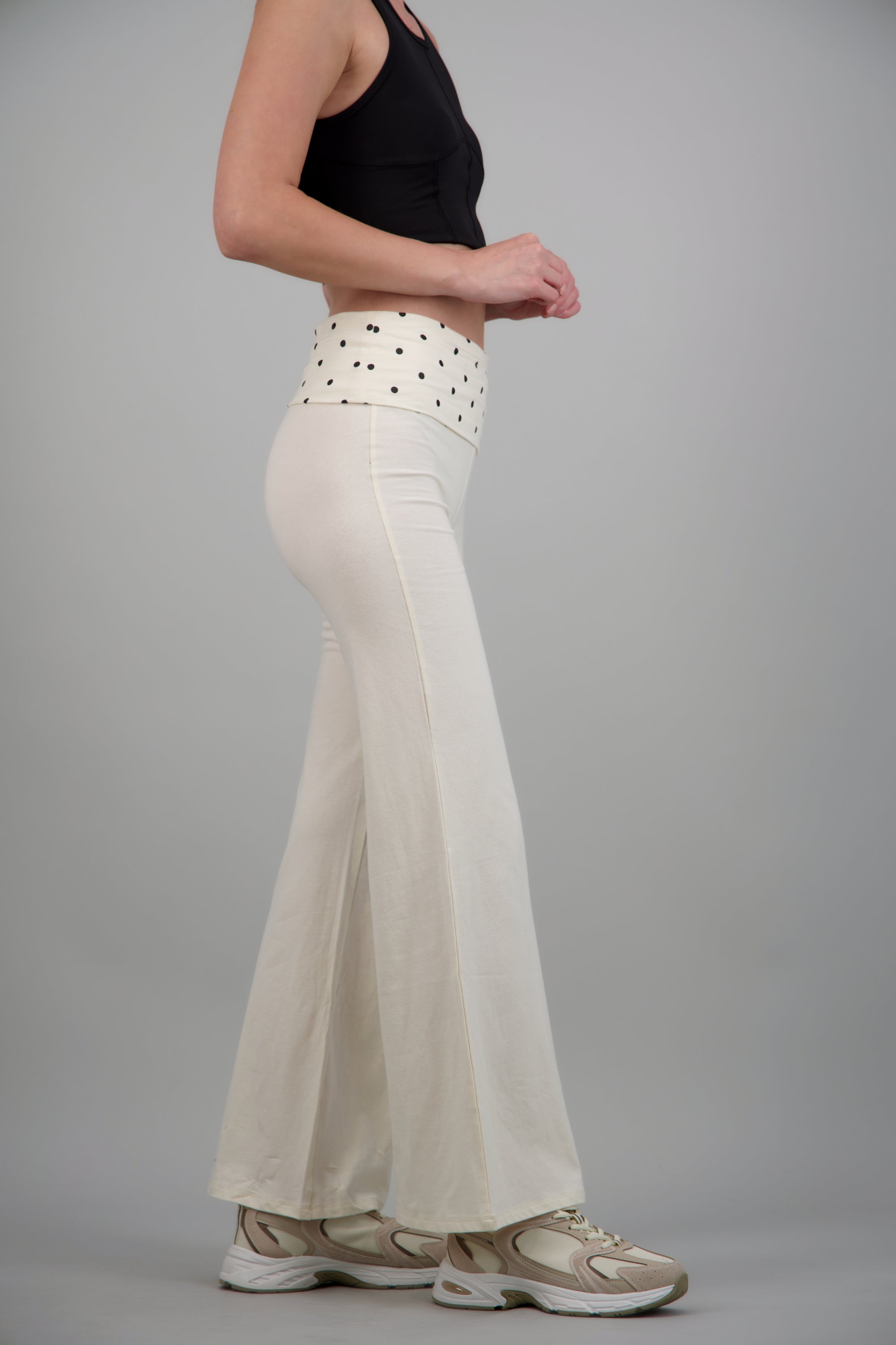 Leggings tacto suave detalle polka dots CREMA