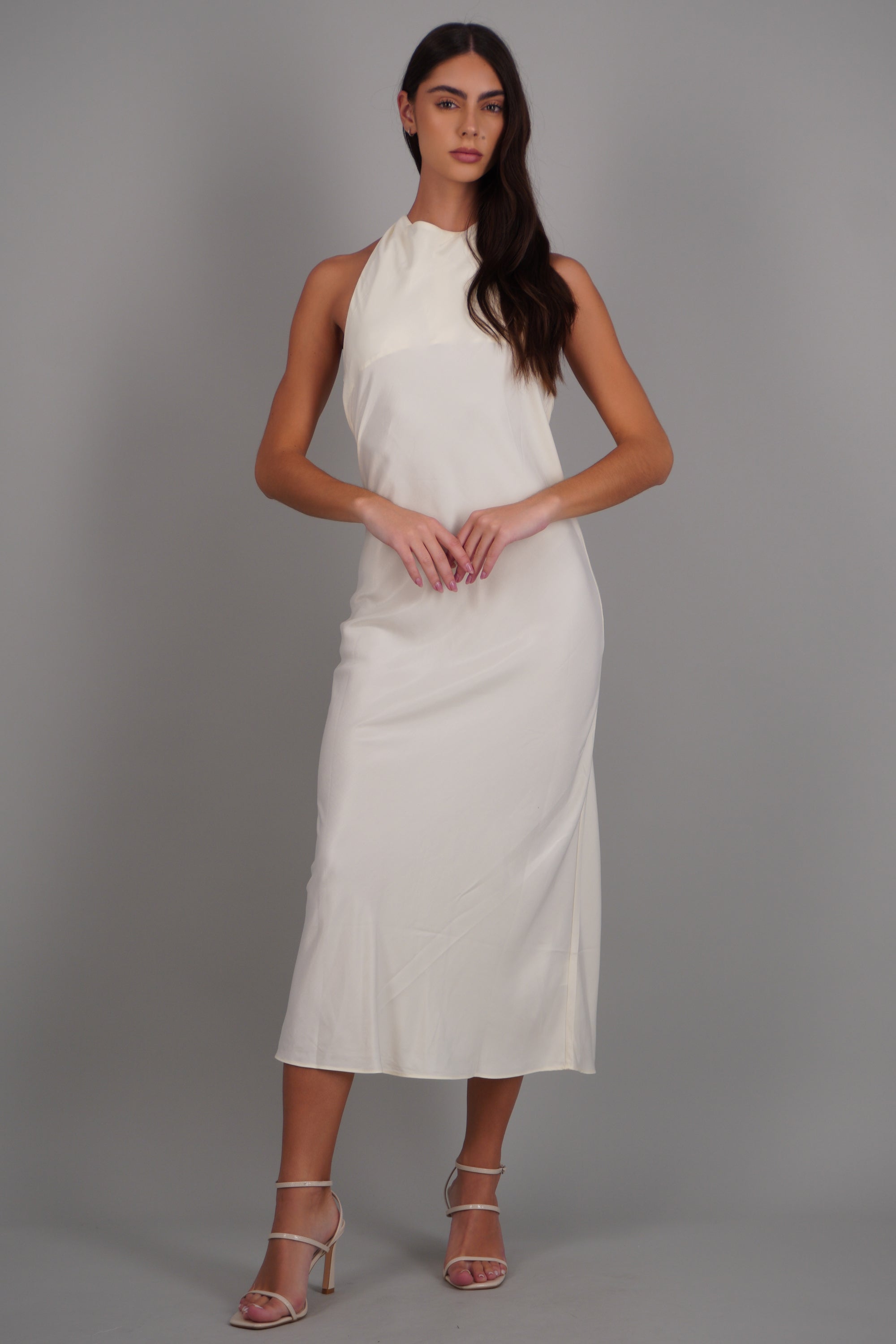 Vestido maxi halter satin fluido AMARILLO PASTEL