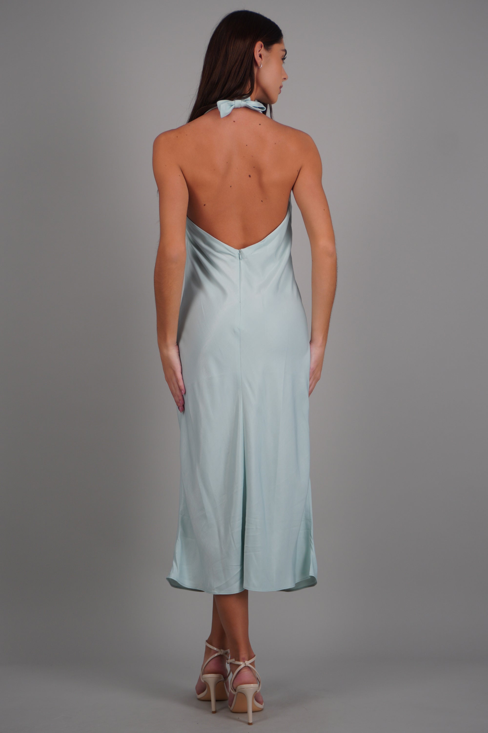 Vestido maxi halter satin fluido AZUL PASTEL