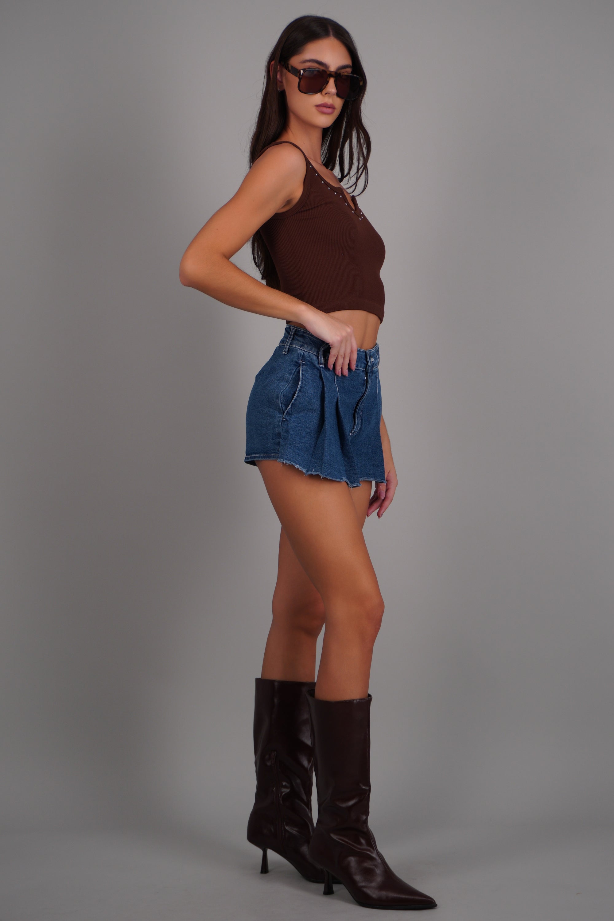 falda mini denim tableada MEDIUM WASH