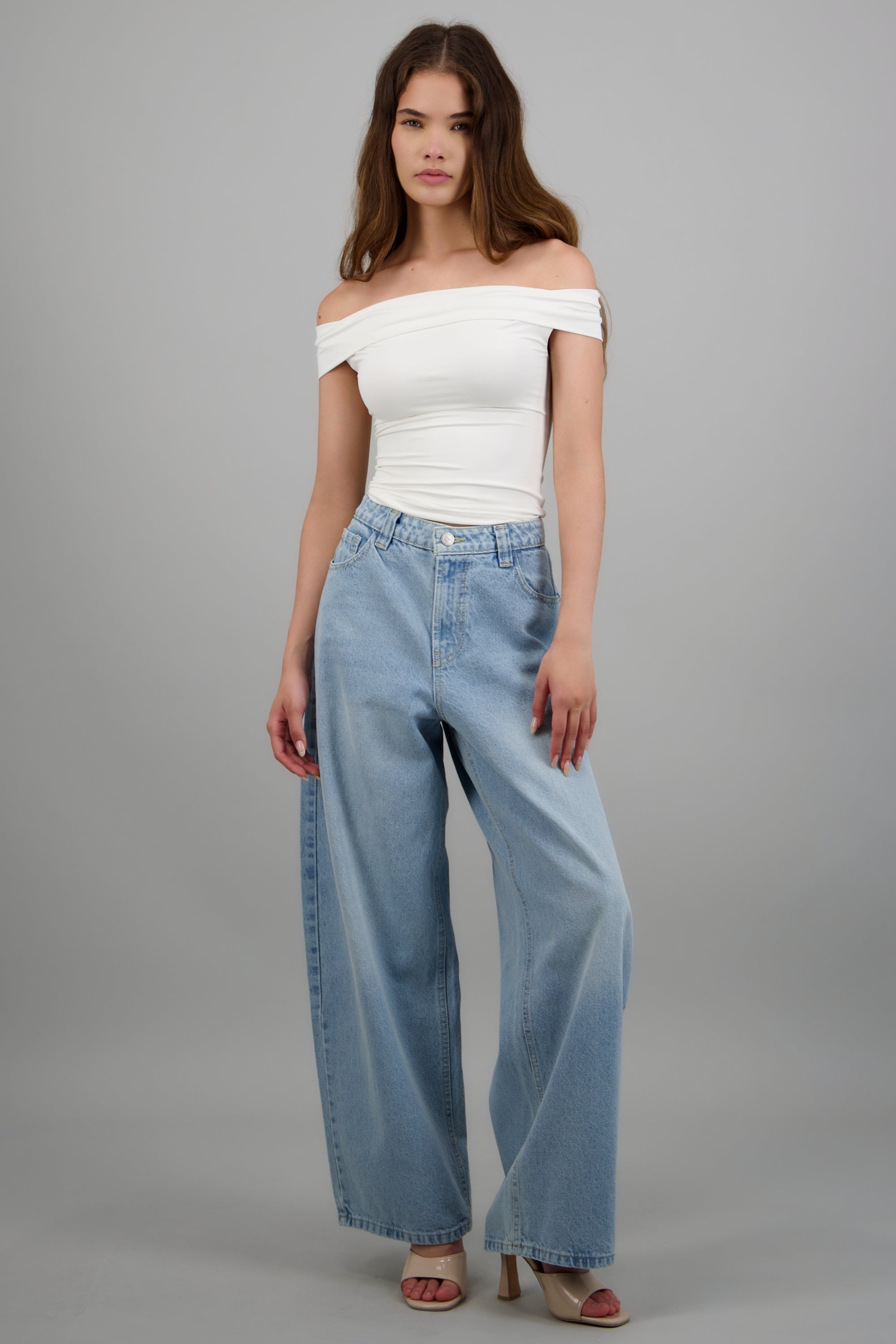 Jeans barrel amplio básico LIGHT WASH