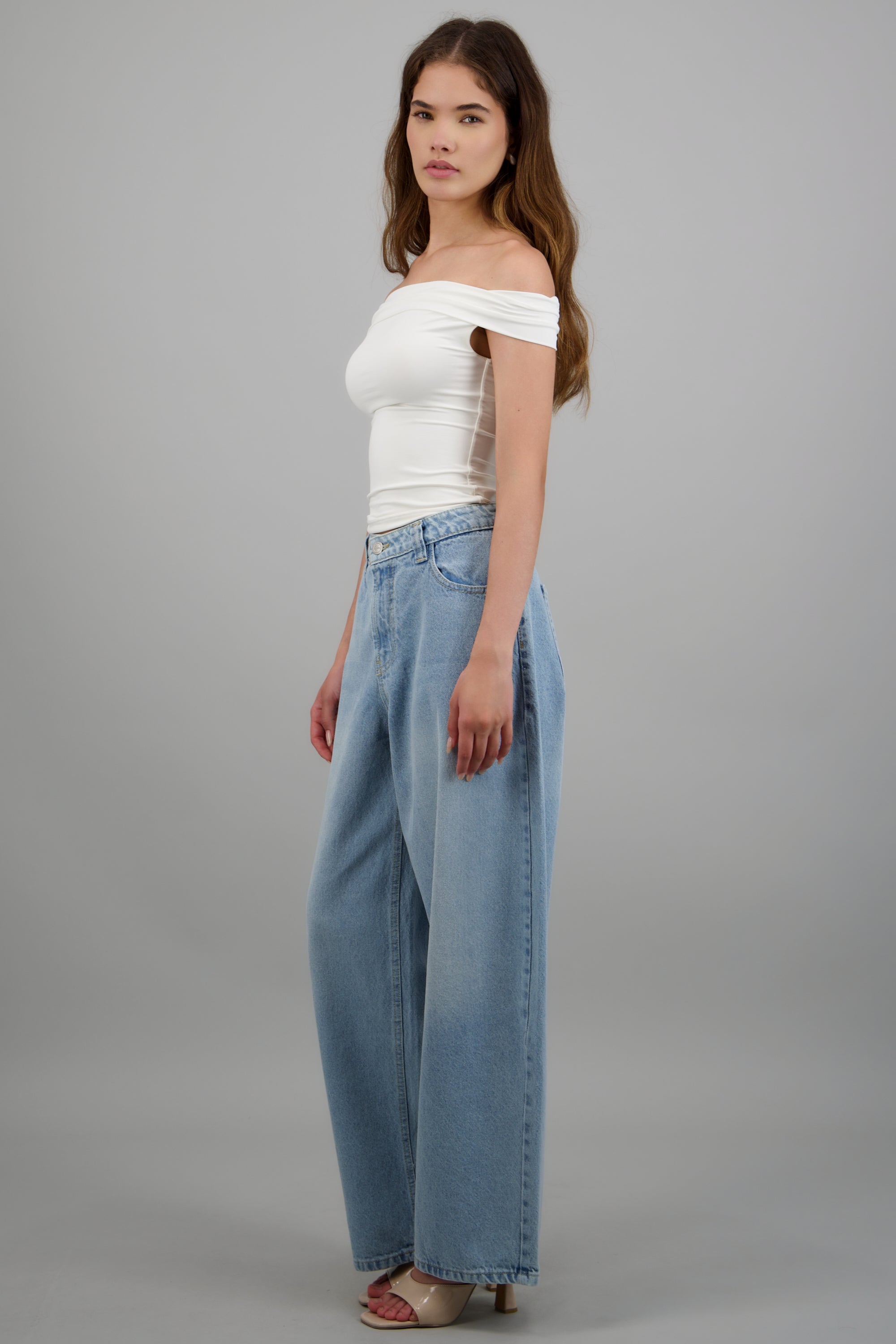 Jeans barrel amplio básico LIGHT WASH