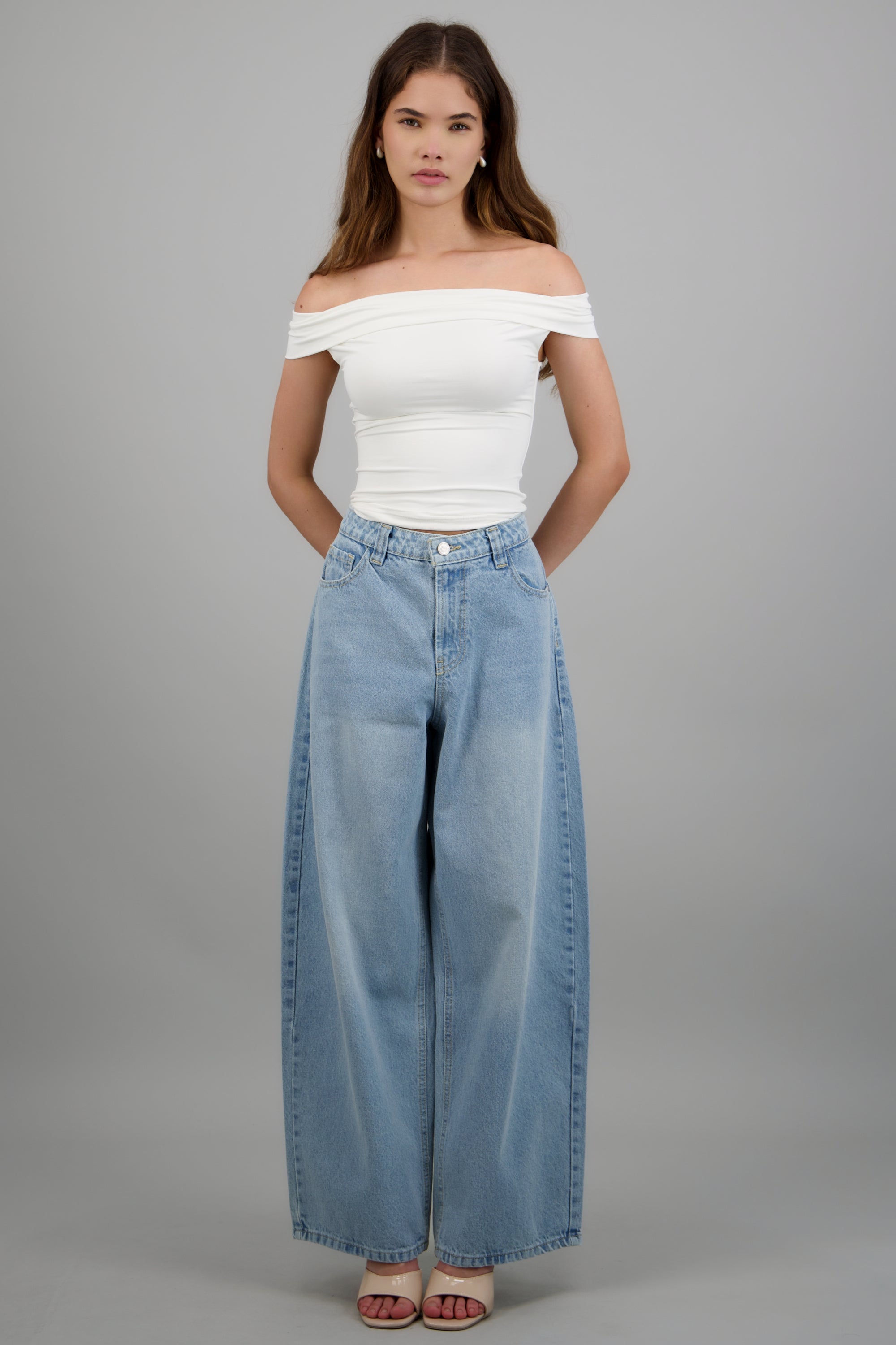 Jeans barrel amplio básico LIGHT WASH