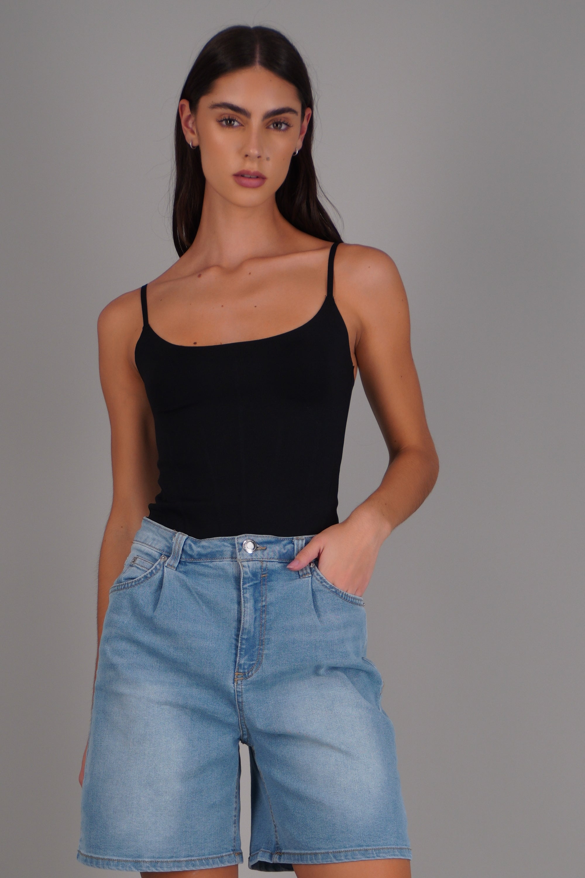 bermudas denim corte recto LIGHT WASH