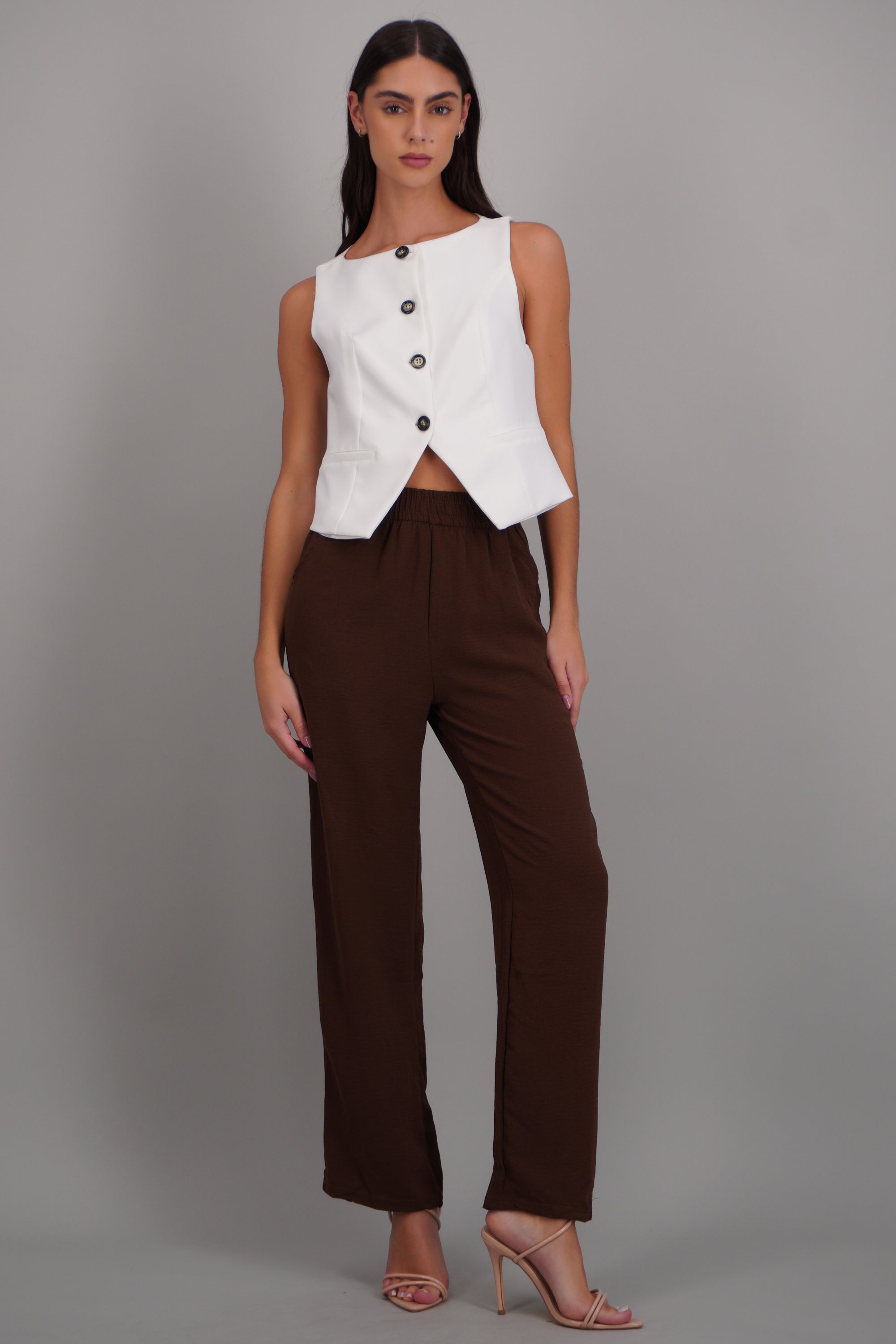 Pantalon ligero recto detalle pretina CHOCOLATE