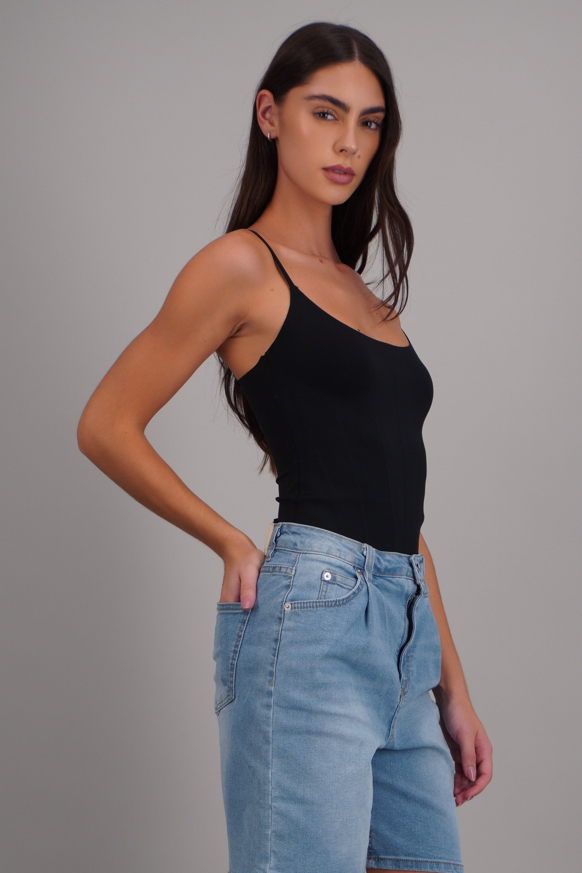 Bodysuit tirantes escote recto NEGRO