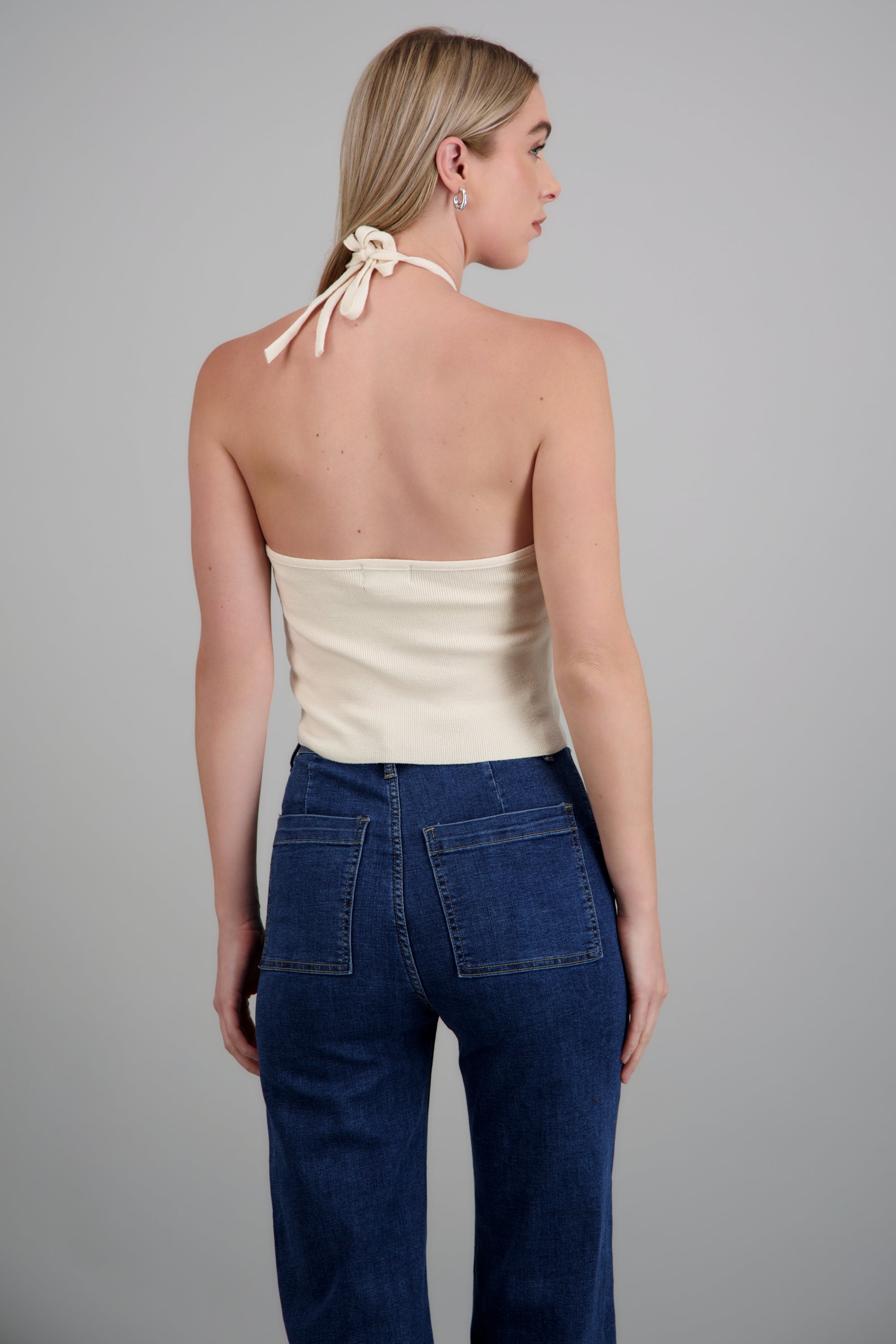 Top halter tejido detalle metálico HUESO