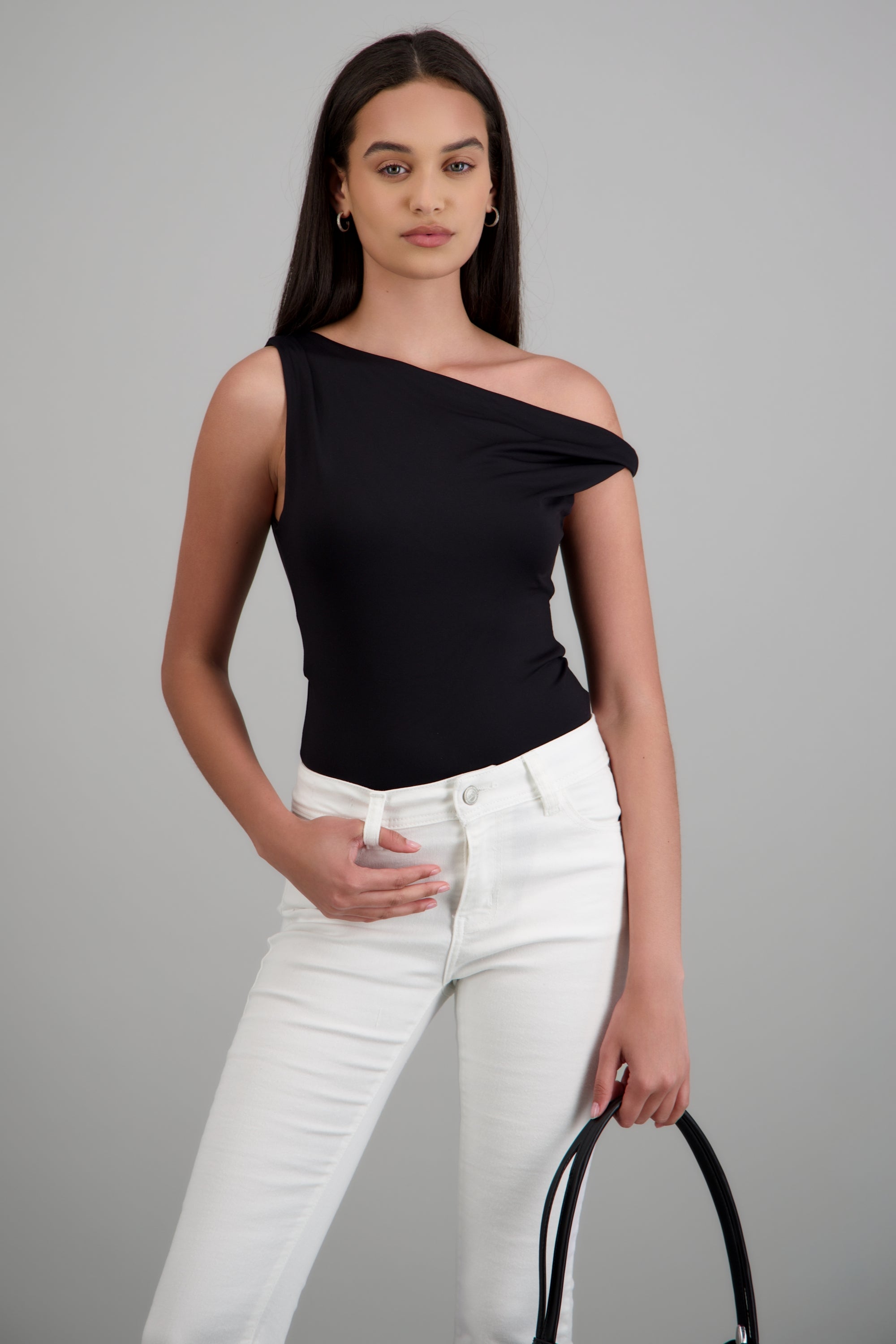 Bodysuit liso detalle hombro drapeado NEGRO
