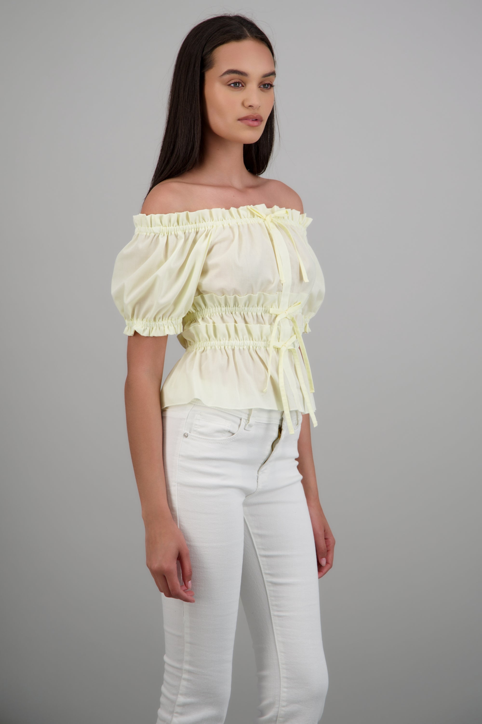 Blusa manga corta detalle resortes AMARILLO PASTEL