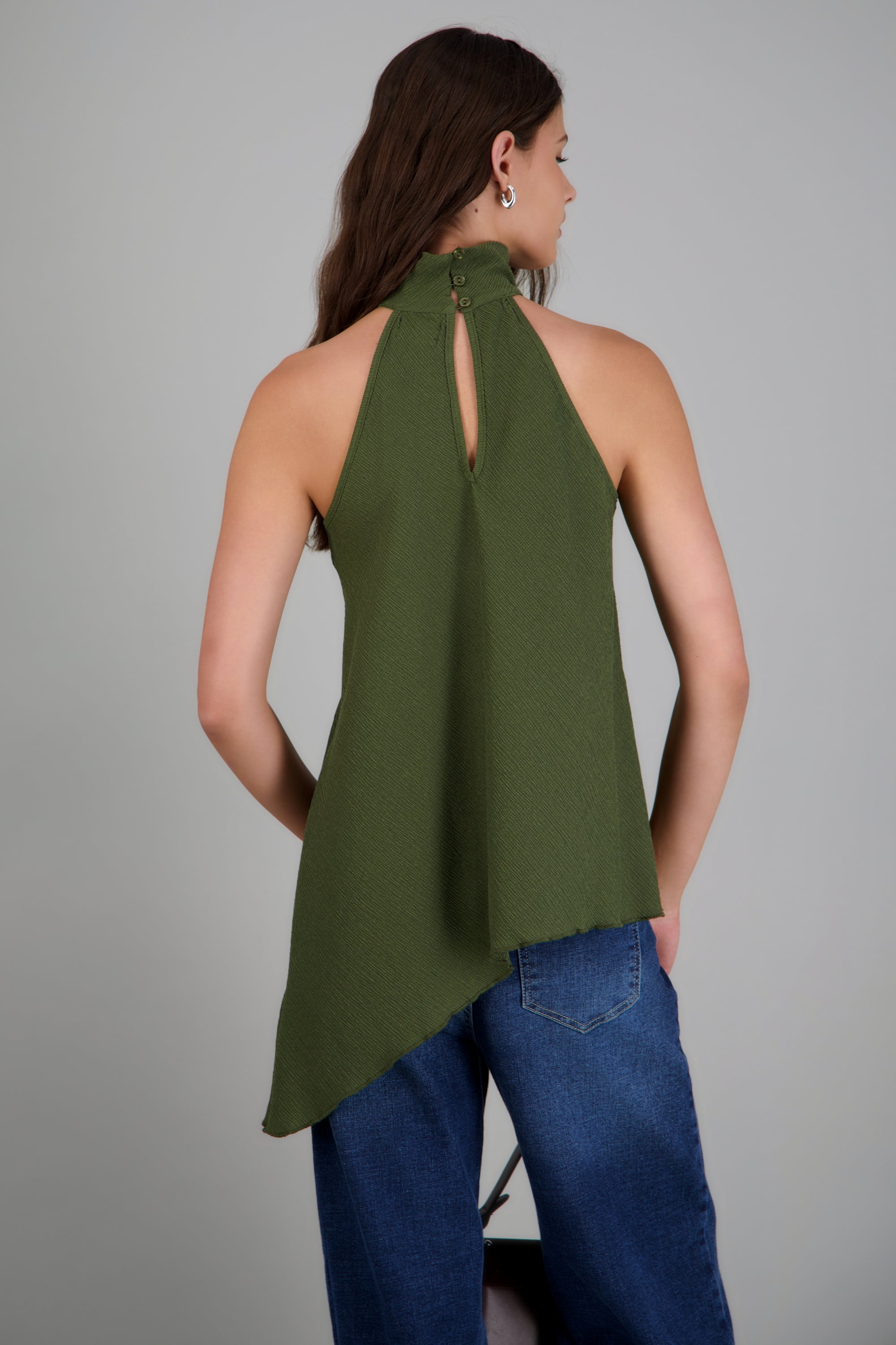 Top asimétrico cuello alto textura OLIVO