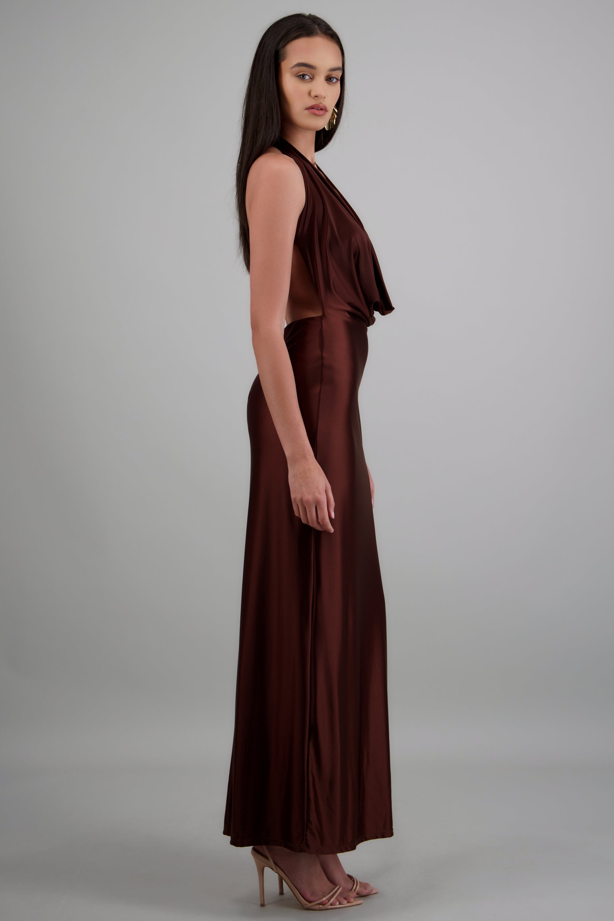 Vestido maxi escote cascada profundo CHOCOLATE