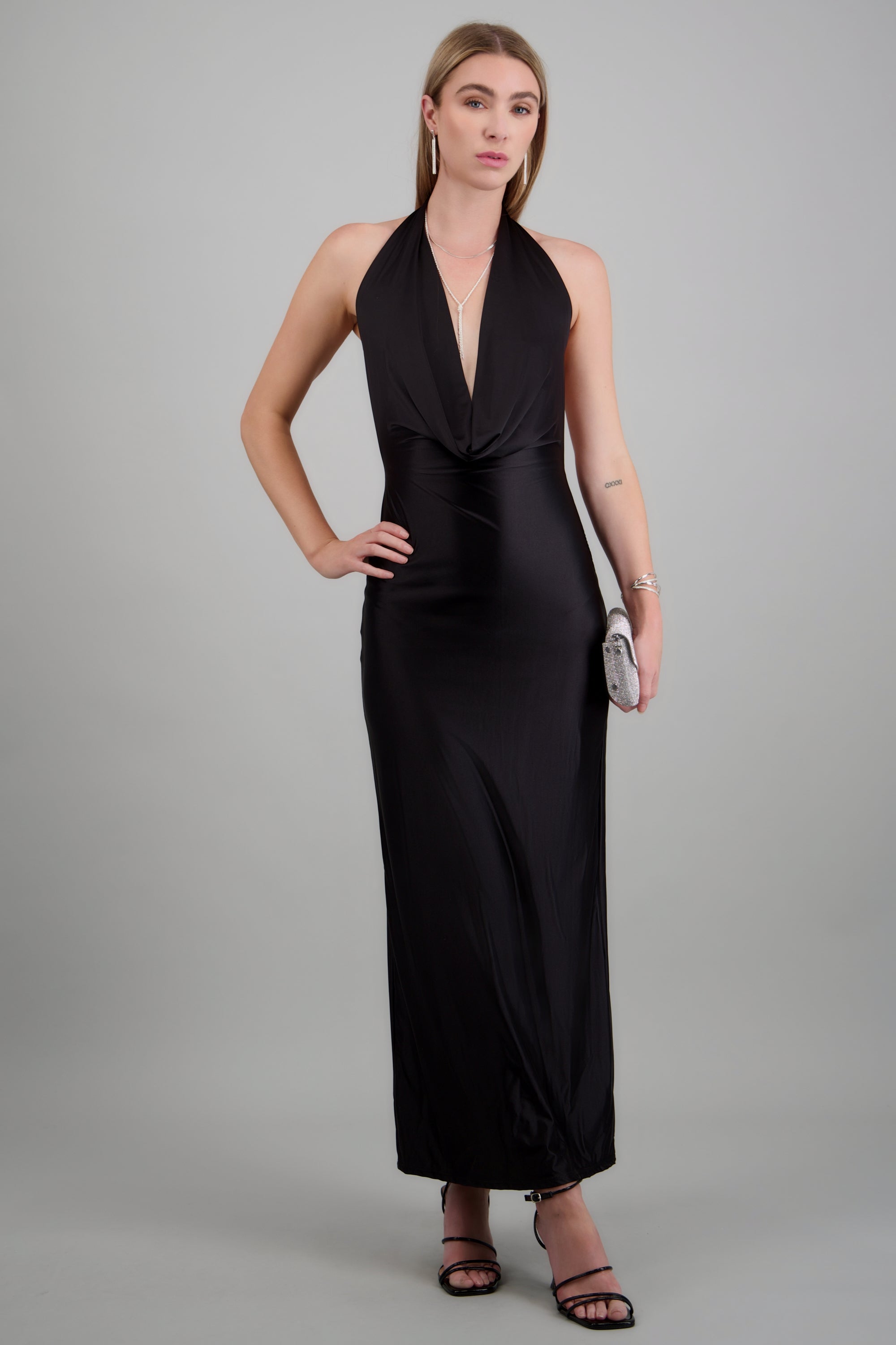 Vestido maxi escote cascada profundo NEGRO
