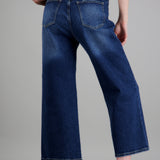 MEDIUM WASH