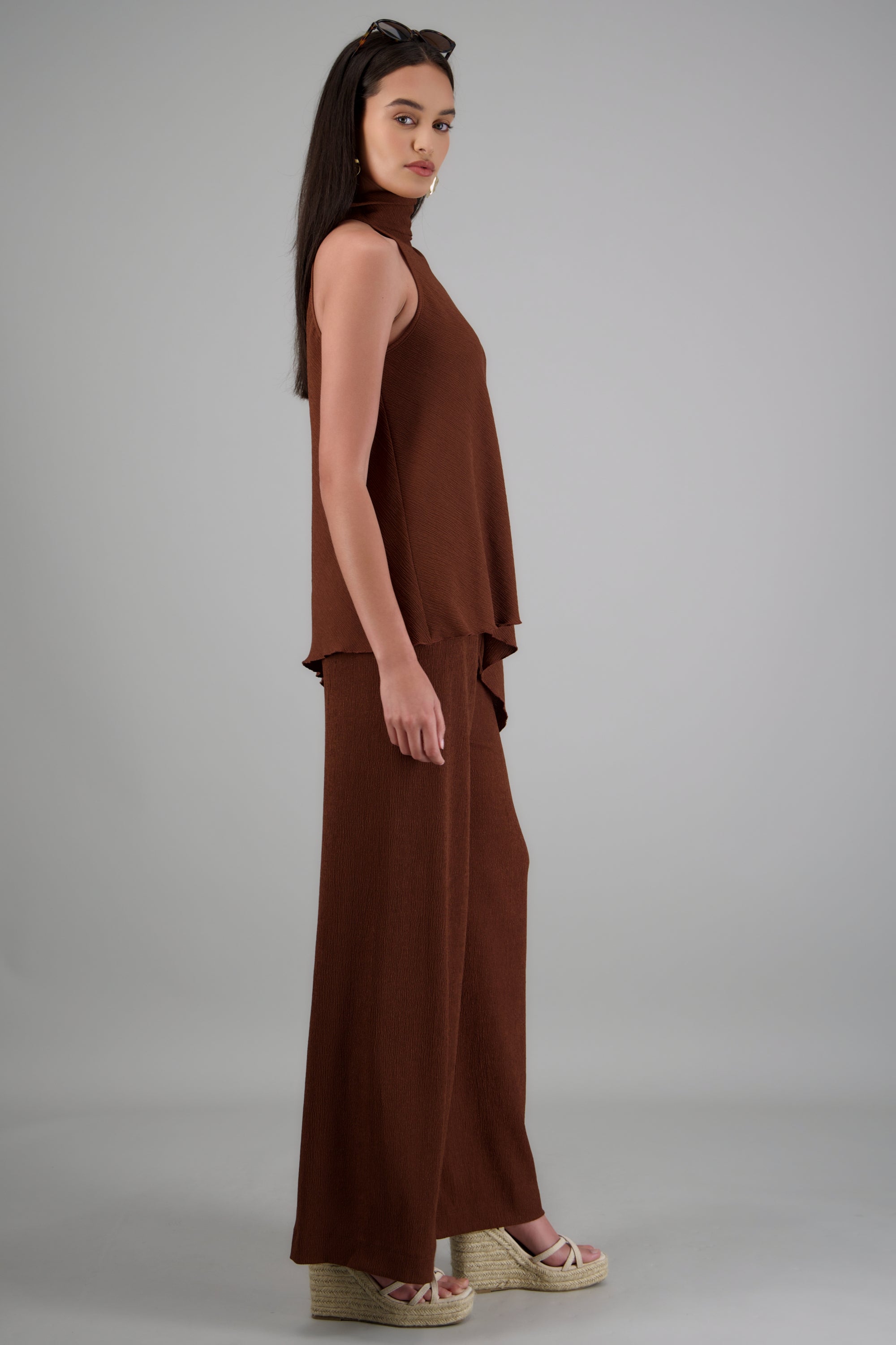 Pantalon jareta funcional textura CHOCOLATE