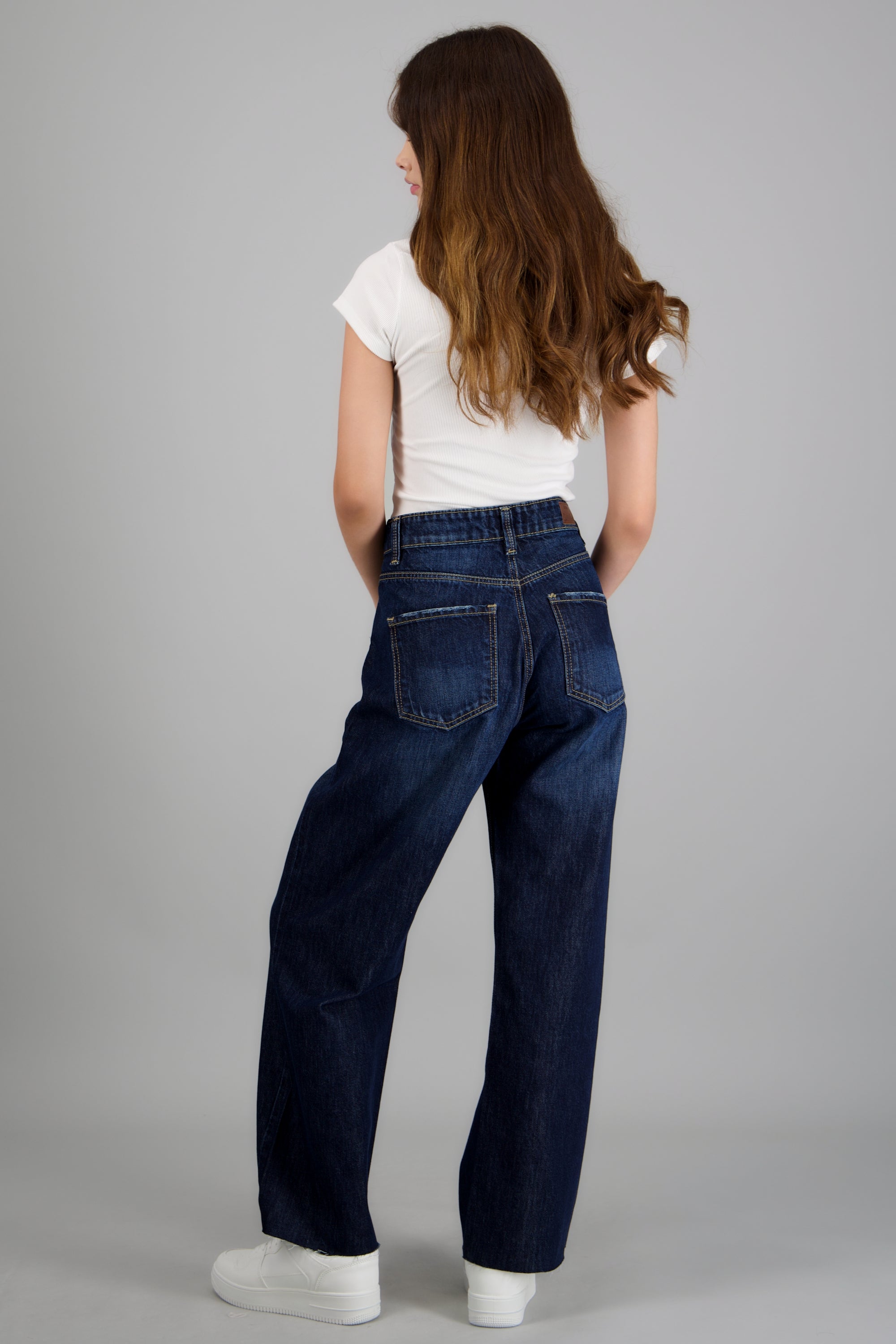 Jeans cropped mid rise básico DARK WASH