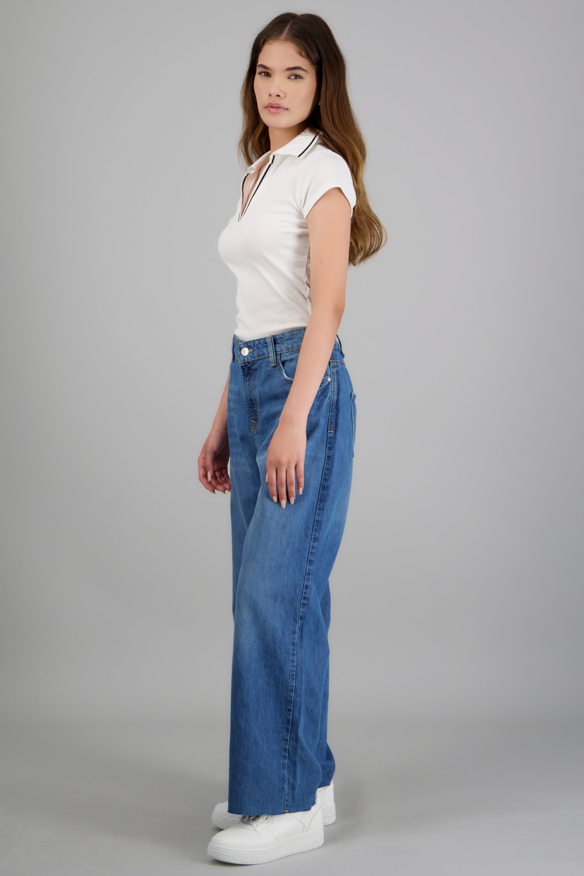 Jeans cropped mid rise básico MEDIUM WASH