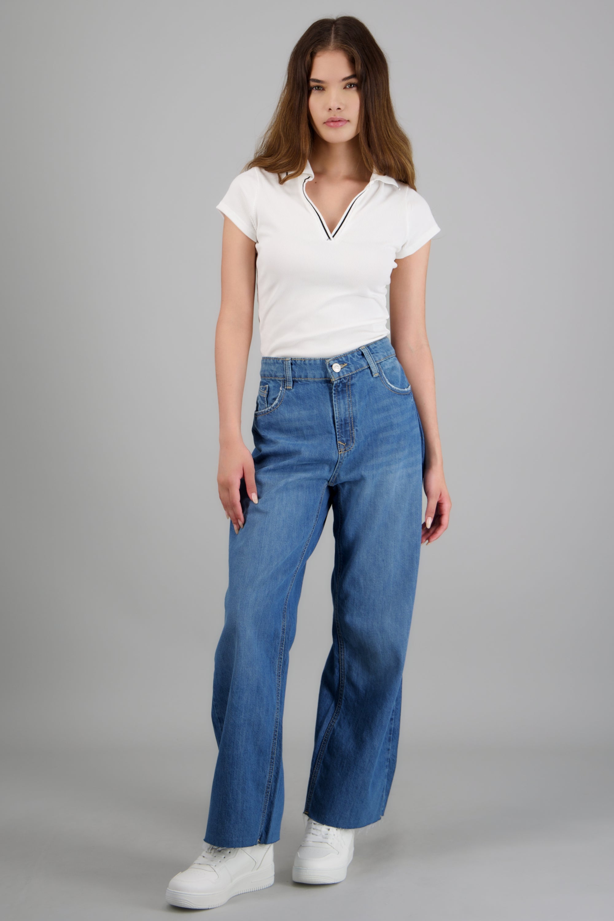 Jeans cropped mid rise básico MEDIUM WASH