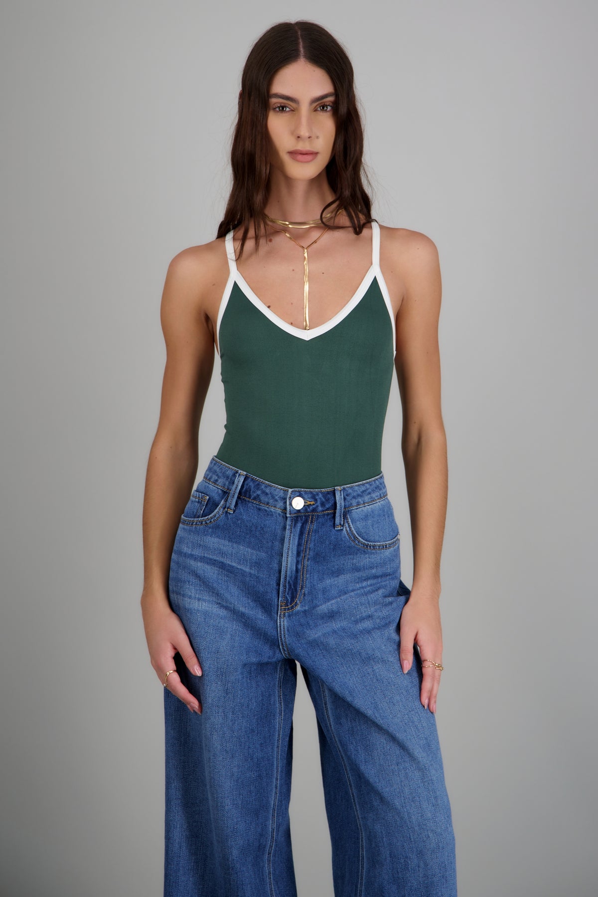 Body tirantes escote v contraste VERDE COMBO