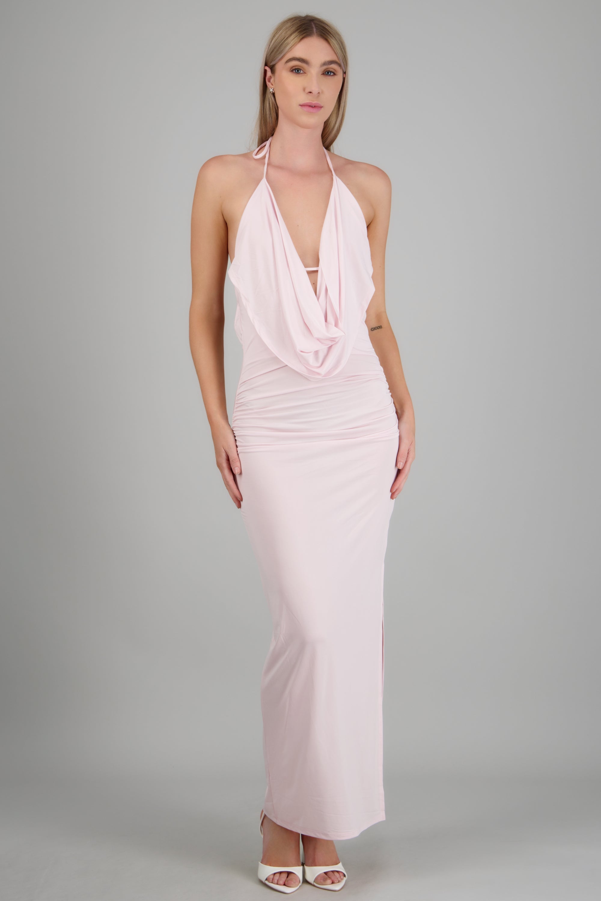 Vestido maxi escote cascada ROSA PASTEL