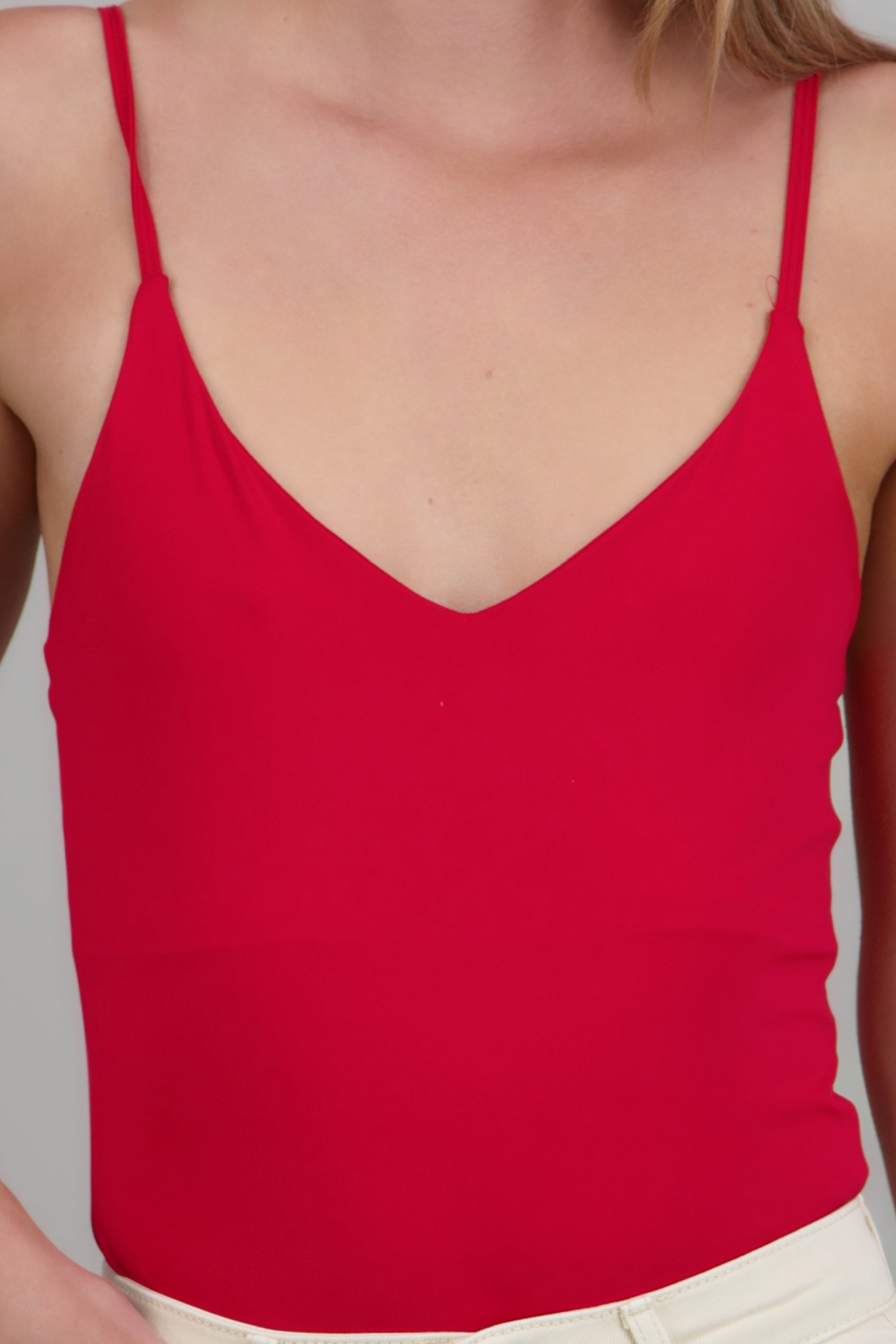 Body tirantes escote v ROJO