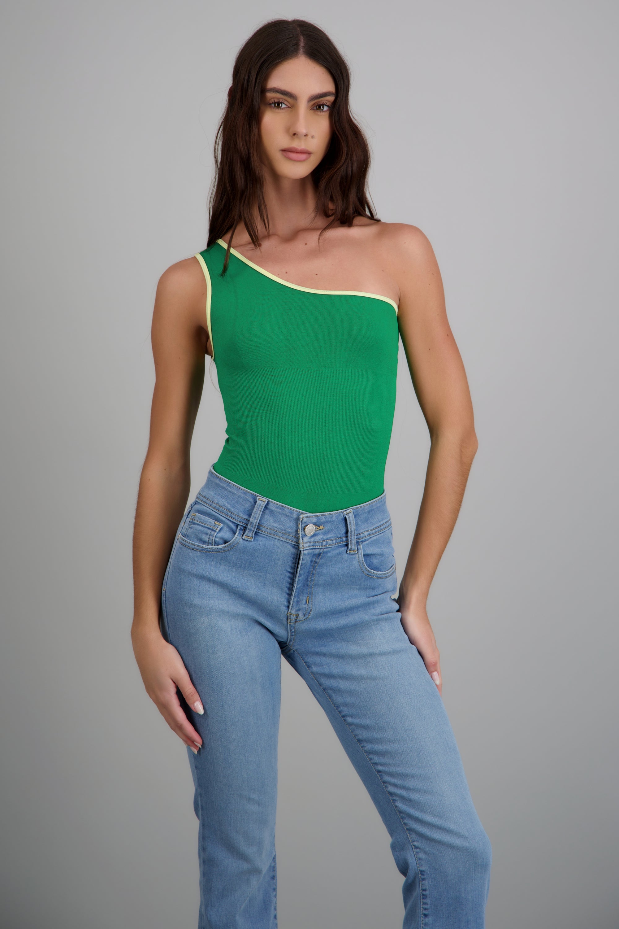 Body asimetrico tirante VERDE COMBO