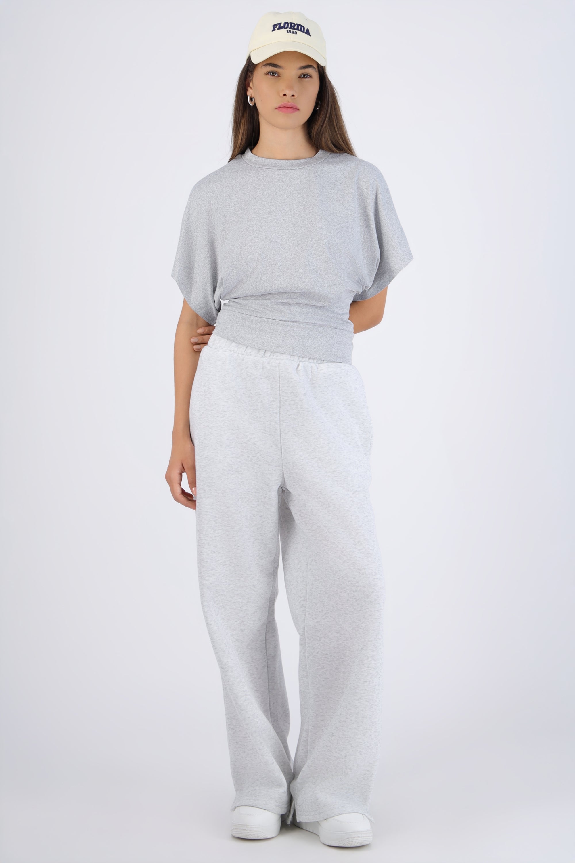 Pantalón amplio con cintura dobladillo