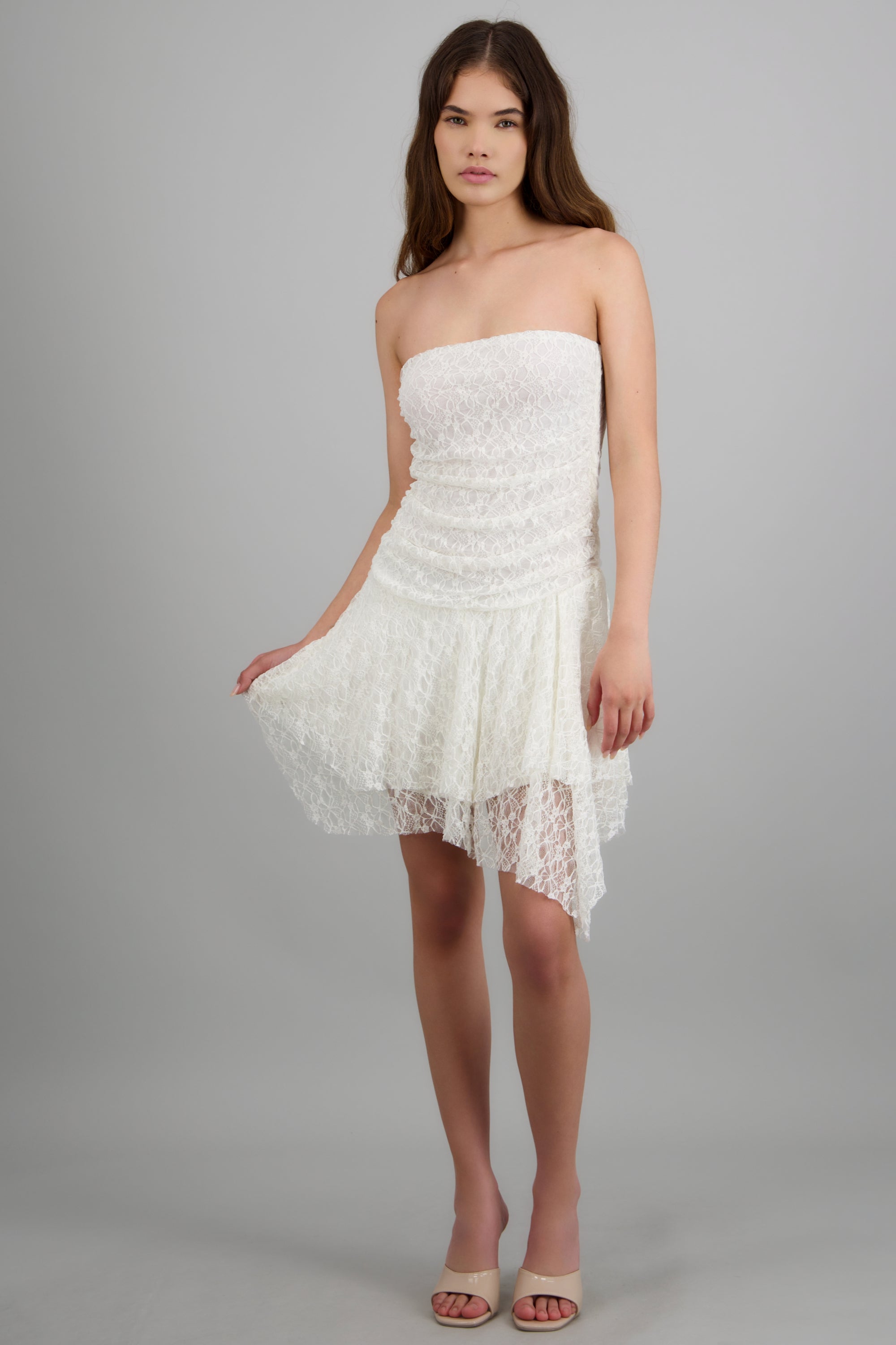Vestido strapless encaje asimetrico BLANCO